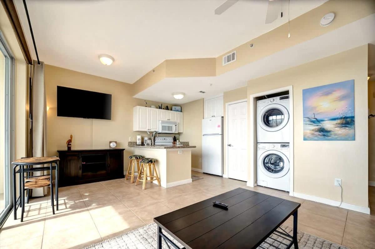 Sunlit Bayview Suite Balcony Pool & Hot Tub