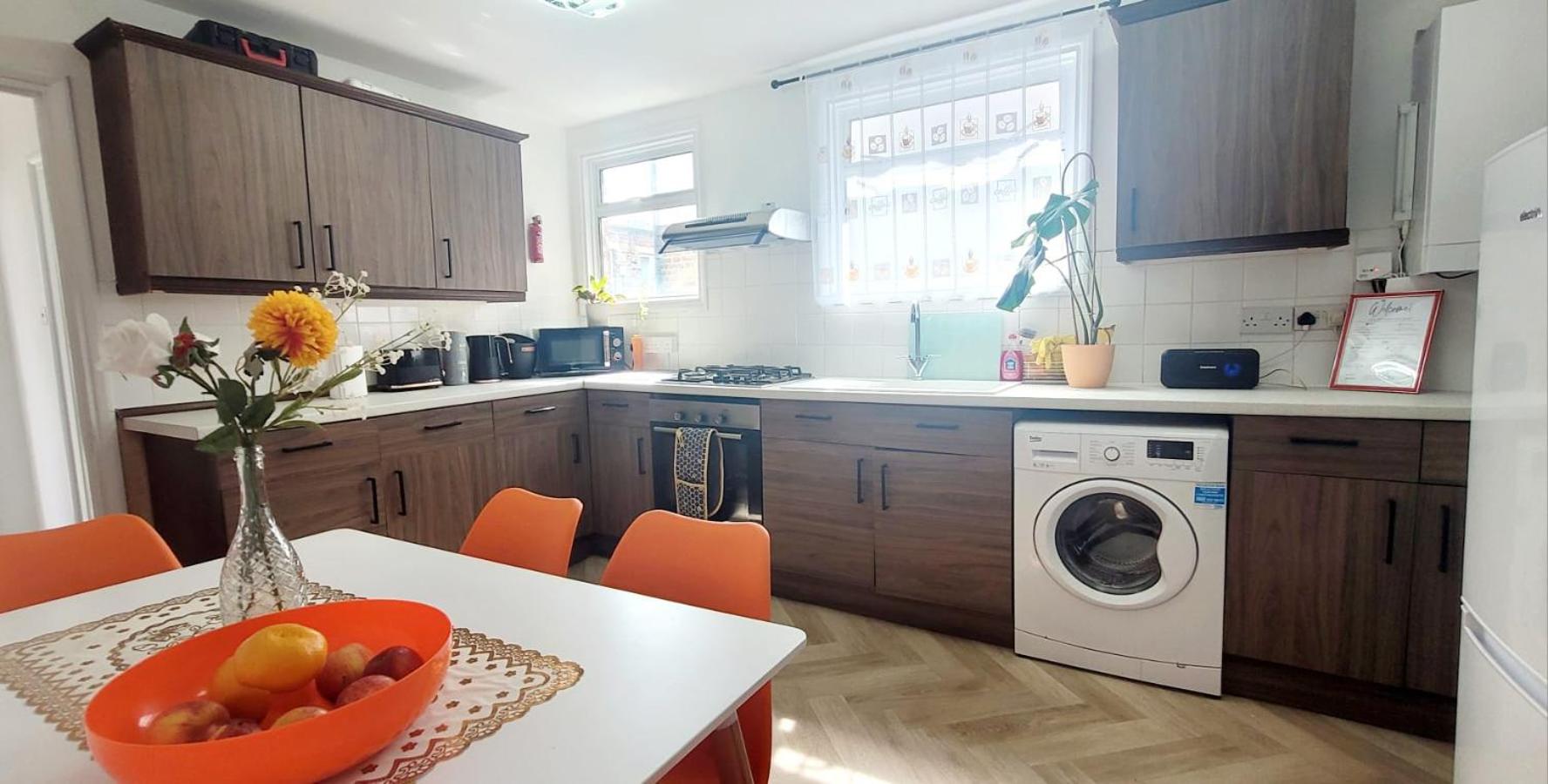 Turnpike lane Flat - Stylish and Bright Flat in North London N8 - 5 mins from Piccadilly line station