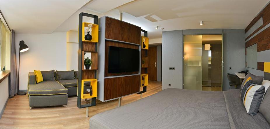 Spil Suites en Izmir — hotel room