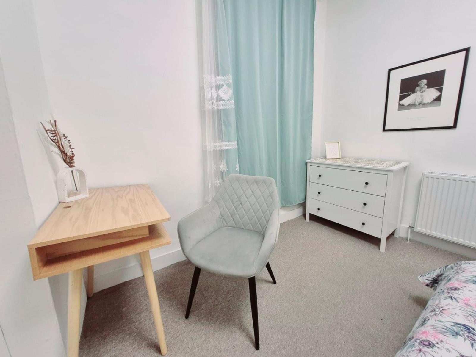 Turnpike lane Flat - Stylish and Bright Flat in North London N8 - 5 mins from Piccadilly line station