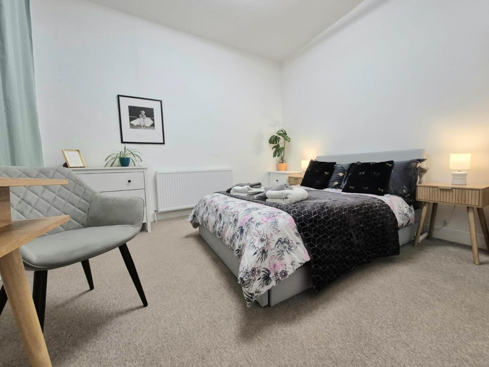 Turnpike lane Flat - Stylish and Bright Flat in North London N8 - 5 mins from Piccadilly line station