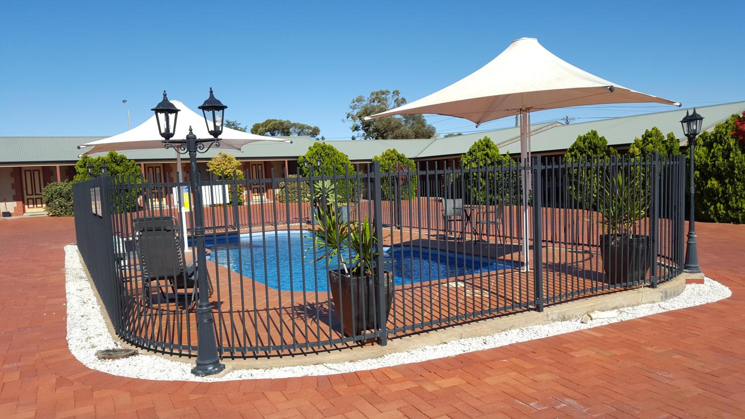 Gateway Motor Inn