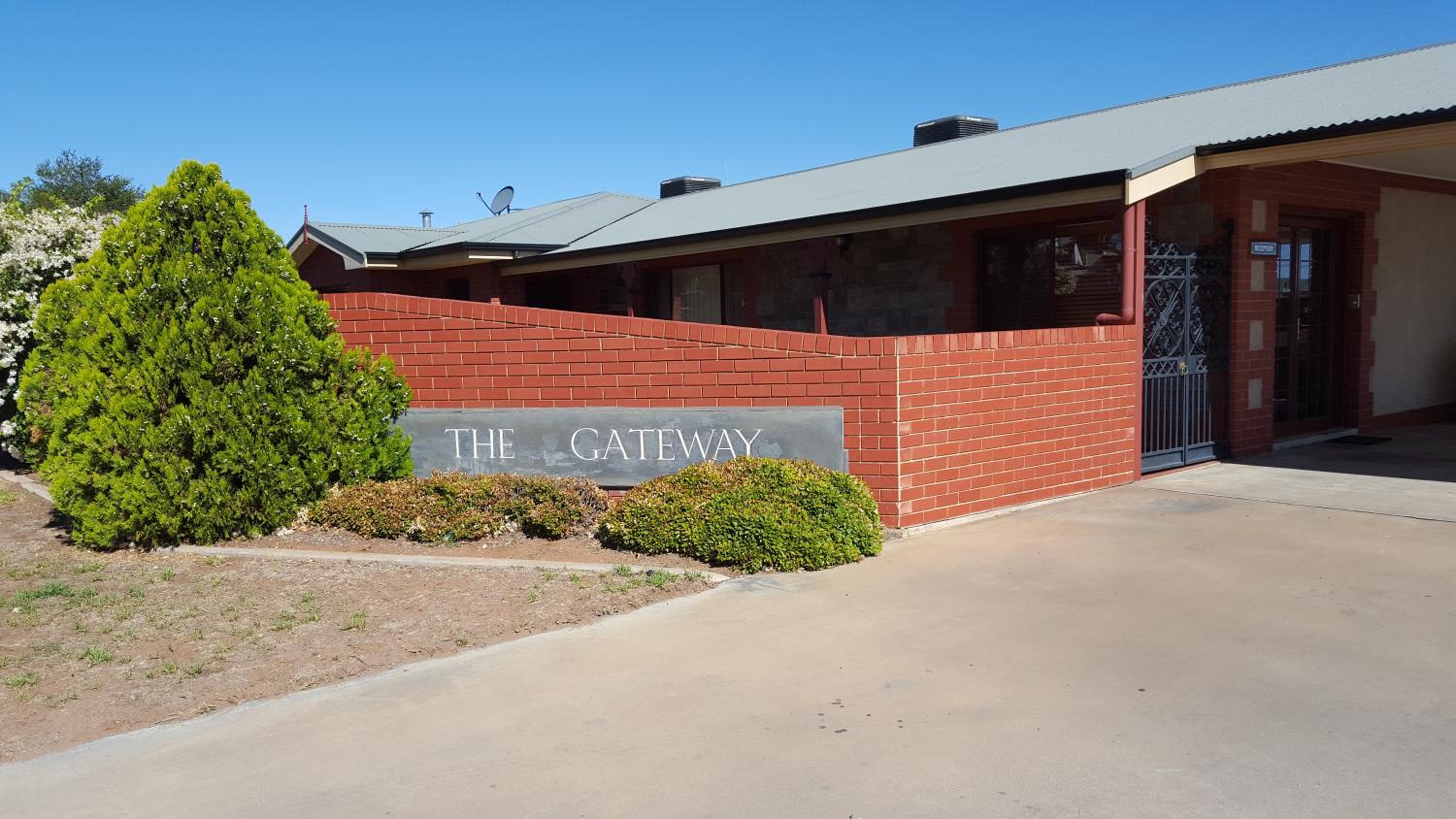 Gateway Motor Inn
