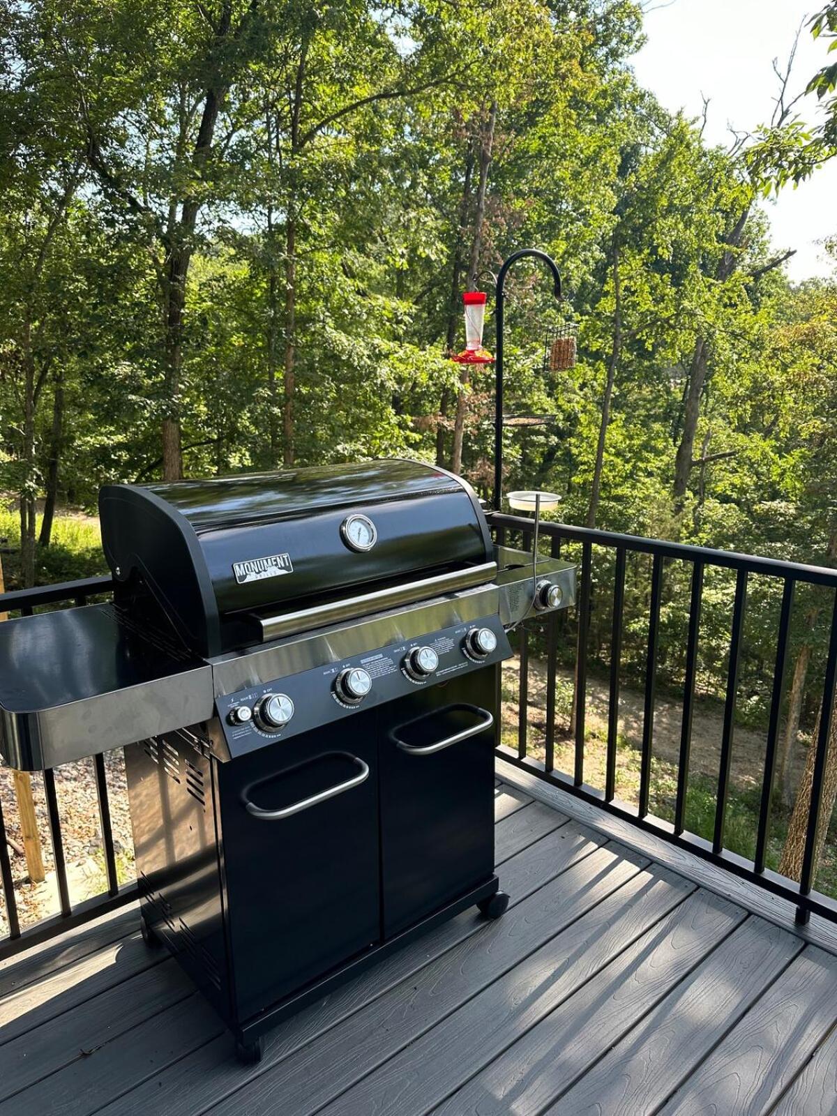 Firefly2 - luxury lakeside treehouse with hot tub