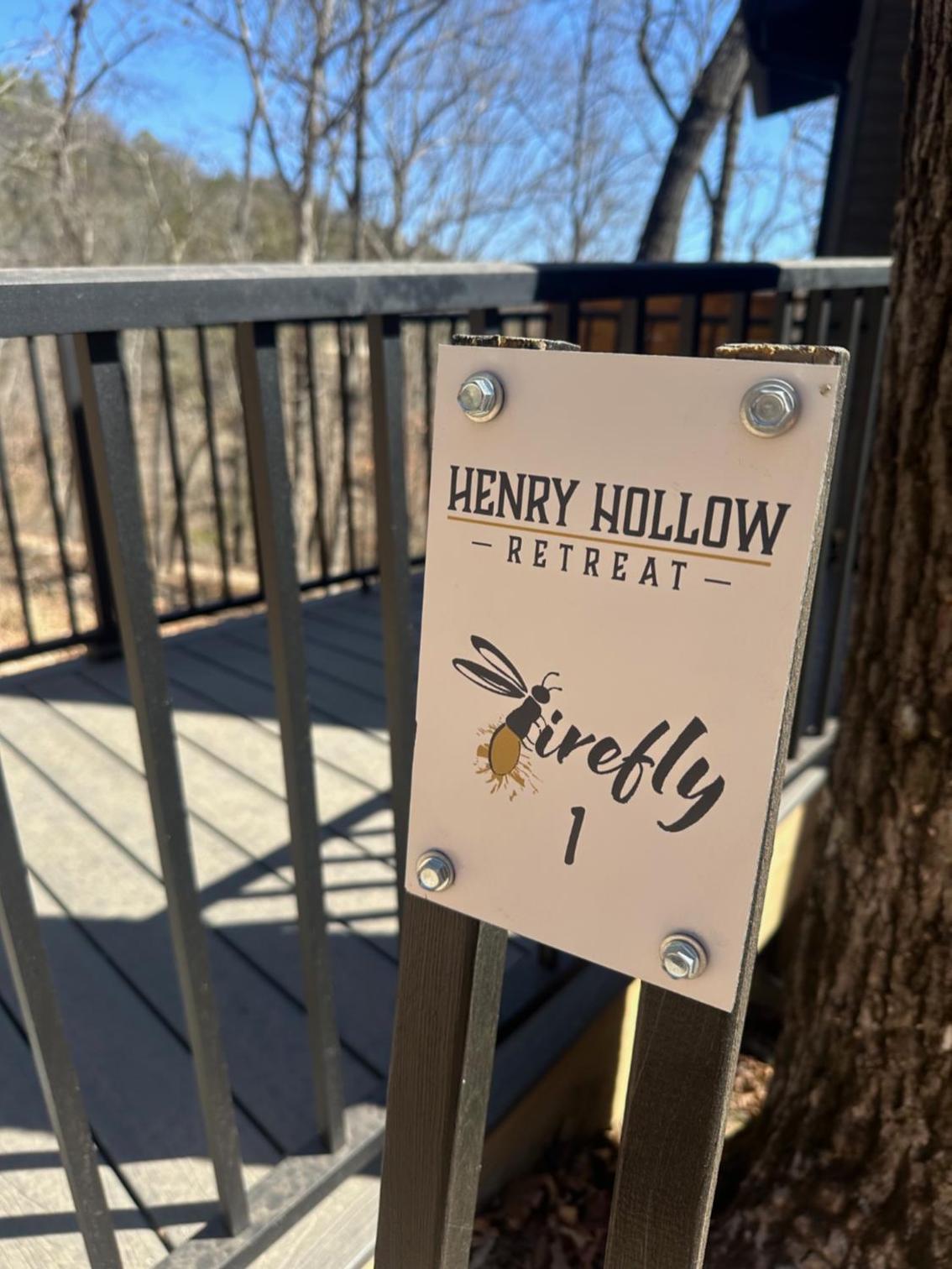 Firefly1 - luxury treehouse, hot tub, lake access