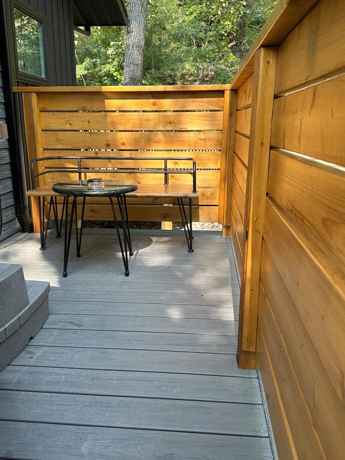 Firefly1 - luxury treehouse, hot tub, lake access