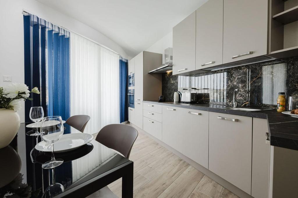 Seabreeze Apartments flat 3 by Homely Malta! photo 3