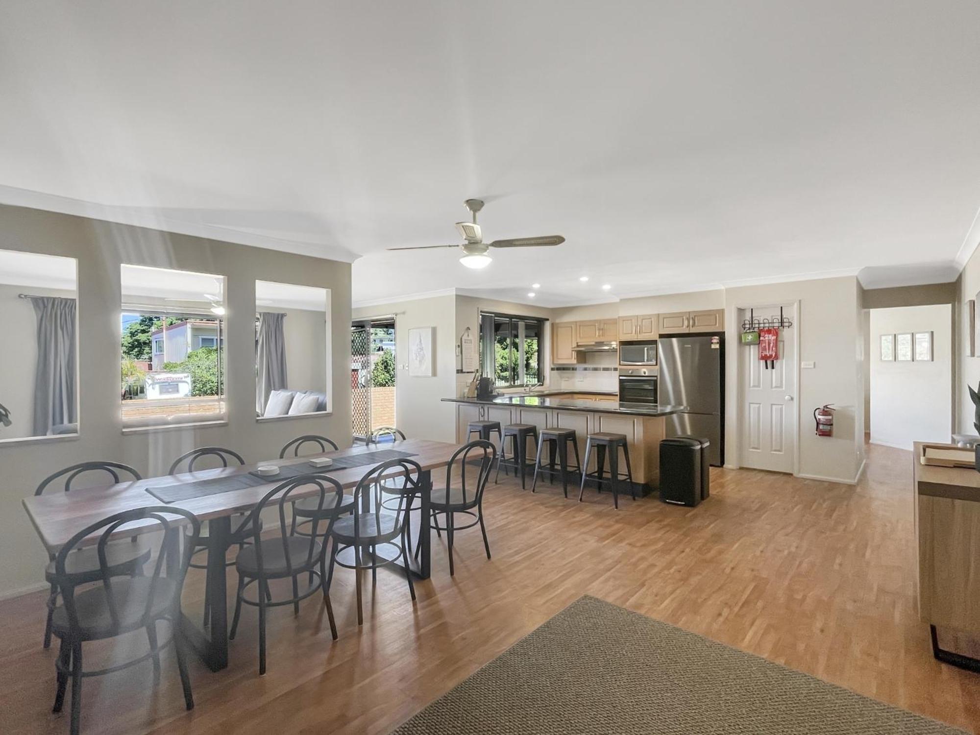 Our Haven: 4-Bed Escape Near Beach & Mogo Trails