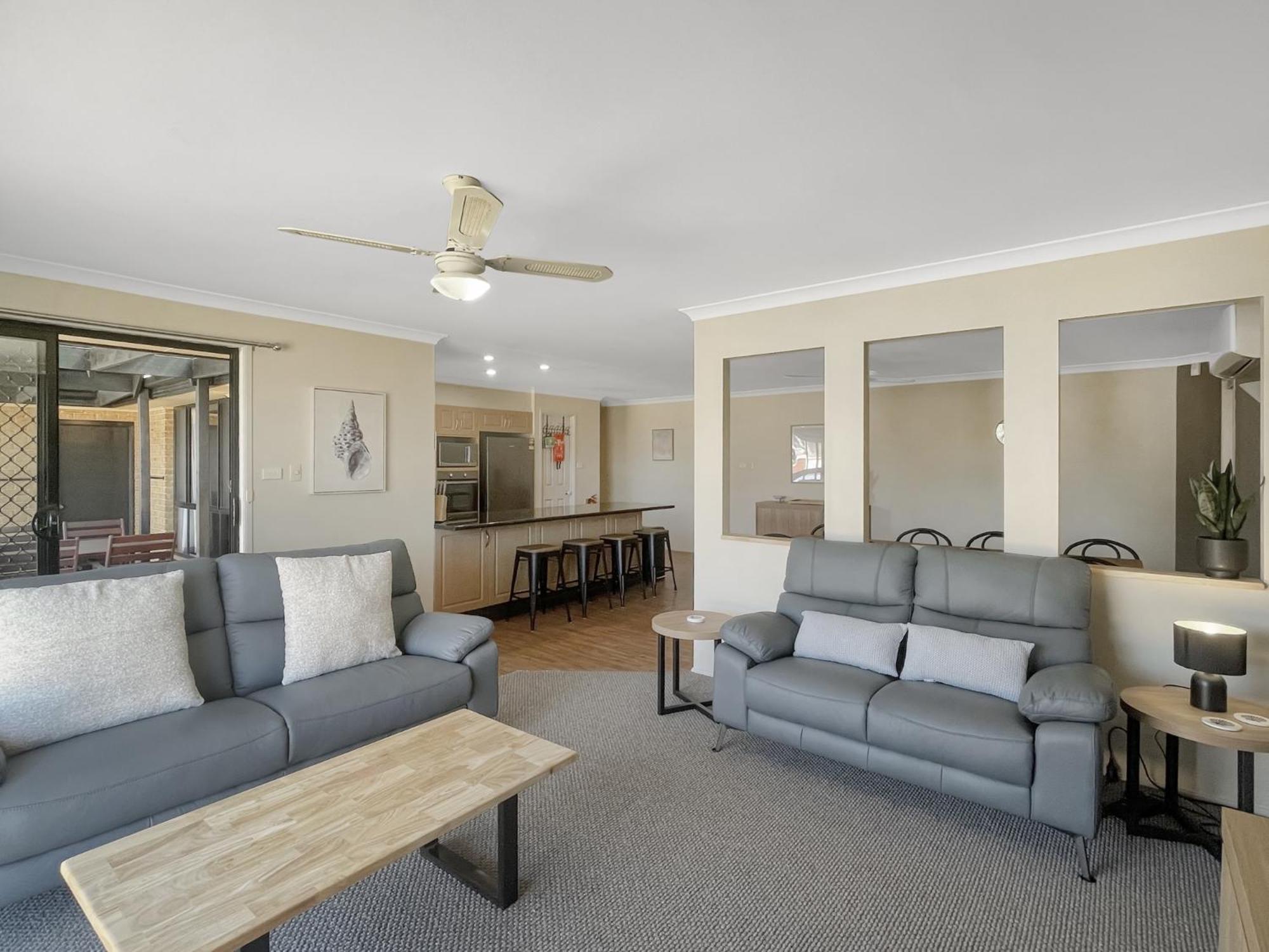 Our Haven: 4-Bed Escape Near Beach & Mogo Trails