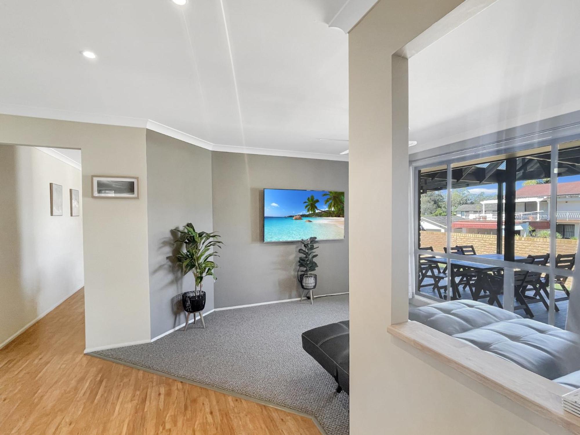 Our Haven: 4-Bed Escape Near Beach & Mogo Trails