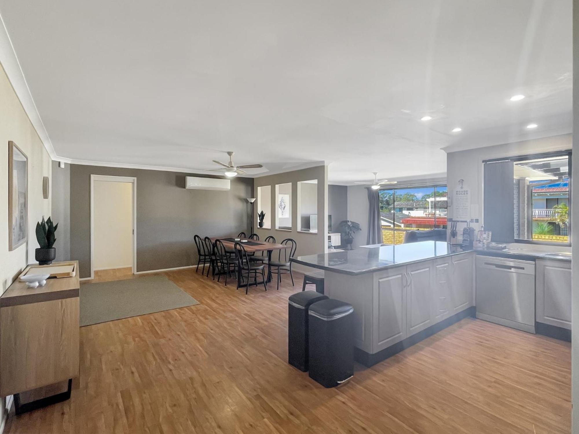 Our Haven: 4-Bed Escape Near Beach & Mogo Trails