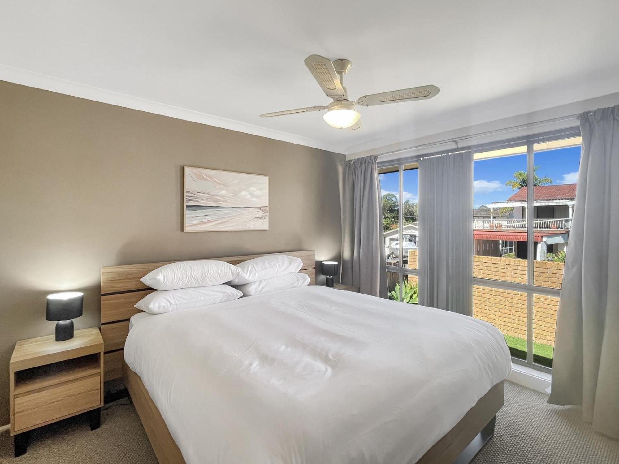 Our Haven: 4-Bed Escape Near Beach & Mogo Trails