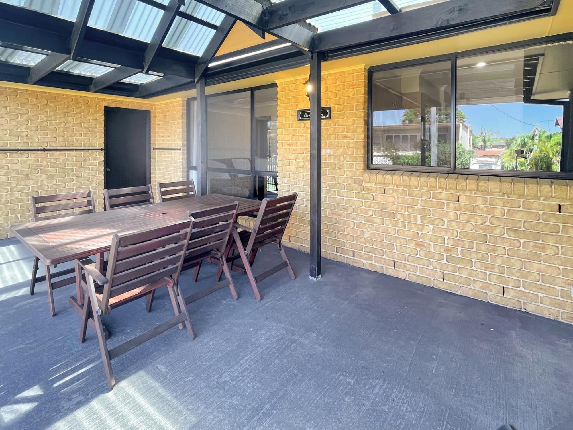 Our Haven: 4-Bed Escape Near Beach & Mogo Trails