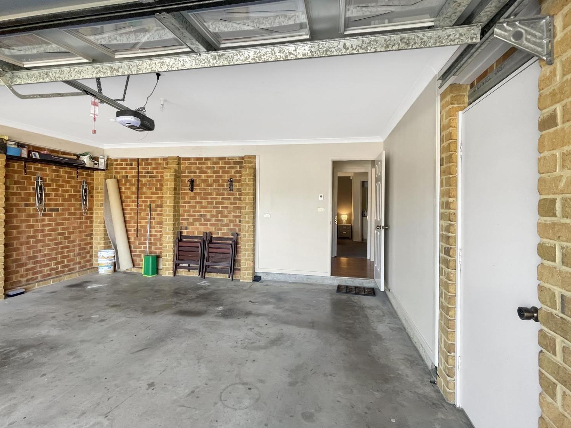 Our Haven: 4-Bed Escape Near Beach & Mogo Trails
