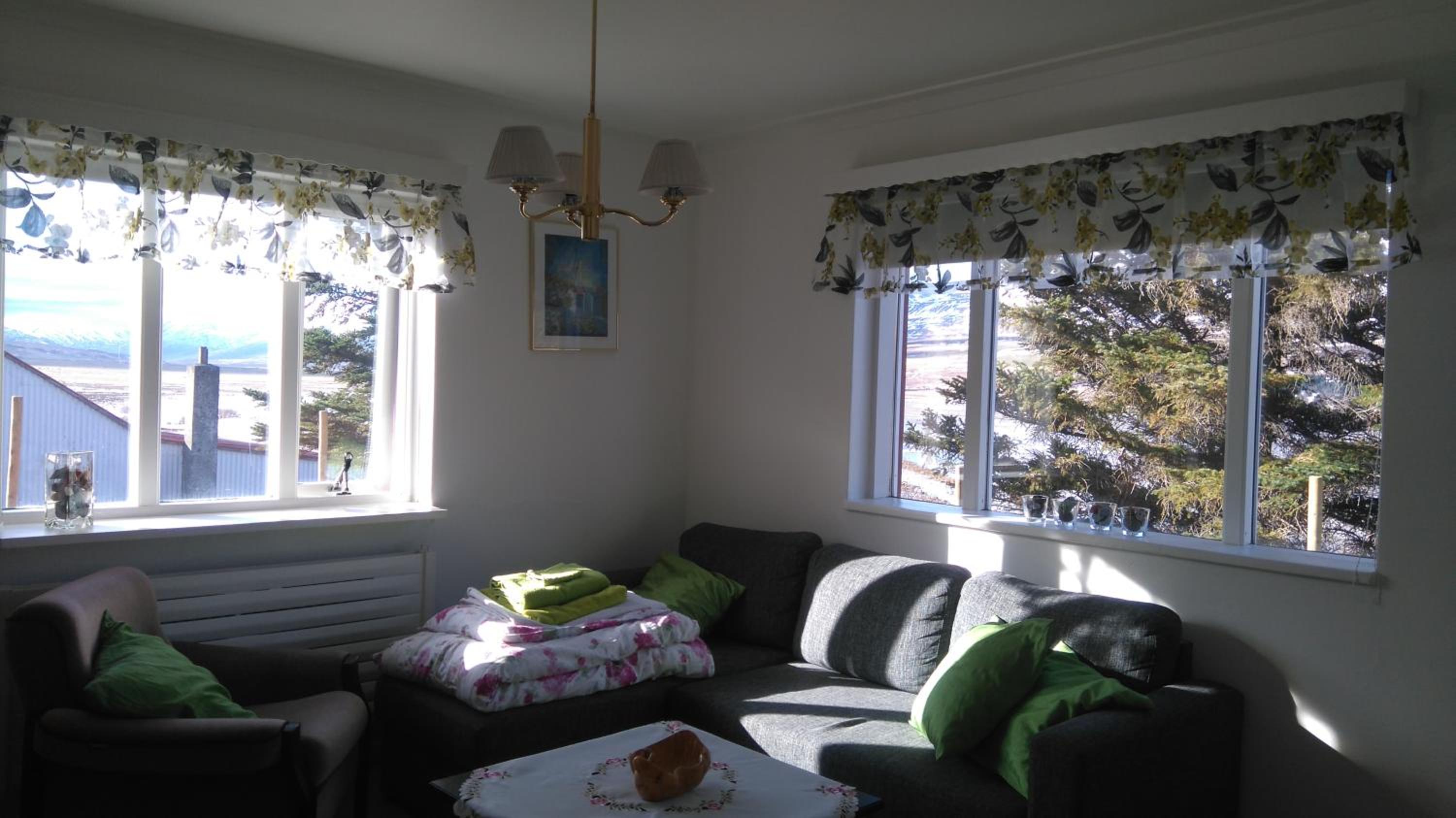 Brúnalaug Guesthouse - Holiday Home
