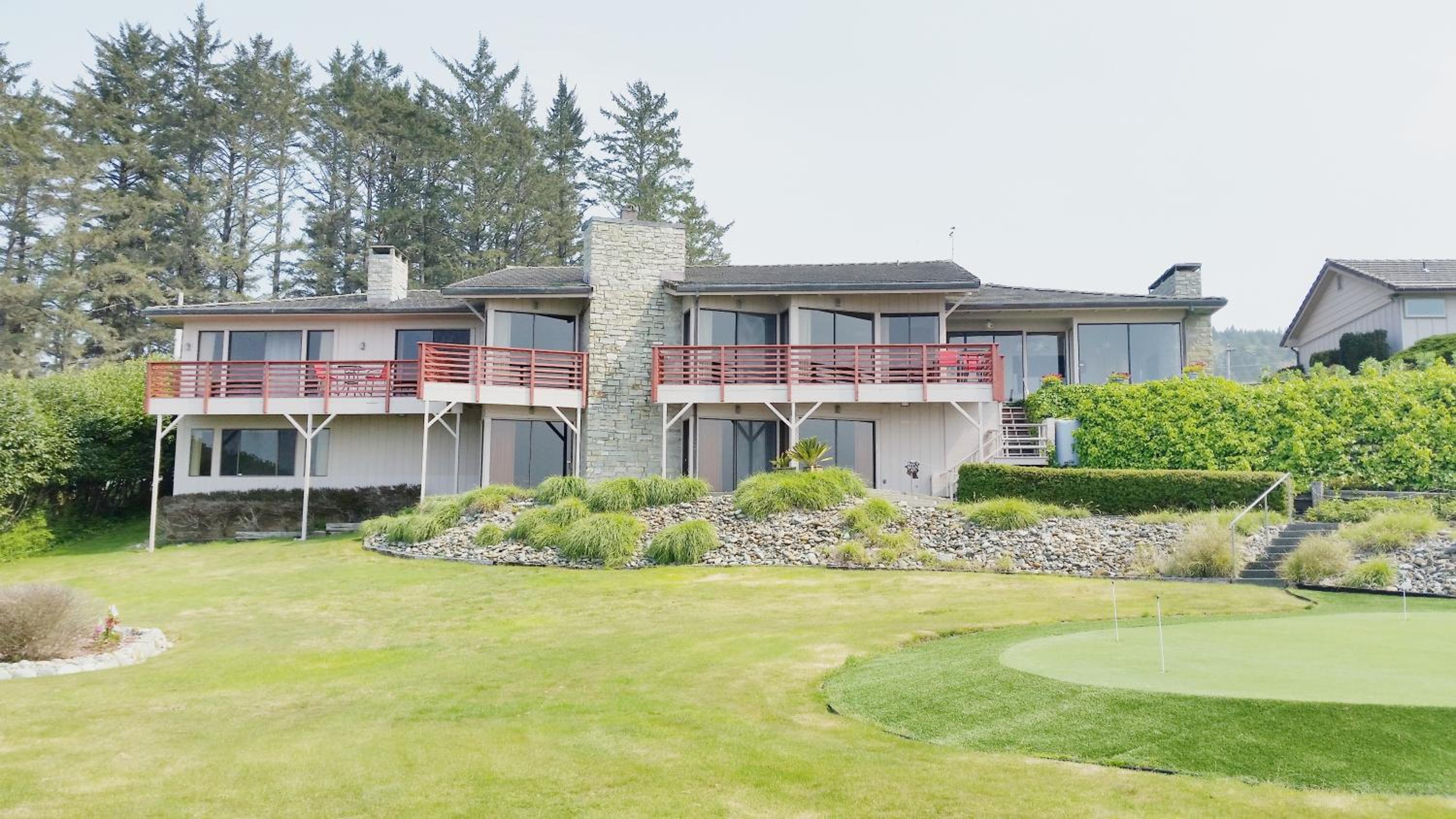 Hotel Arky's B&B - Image 1