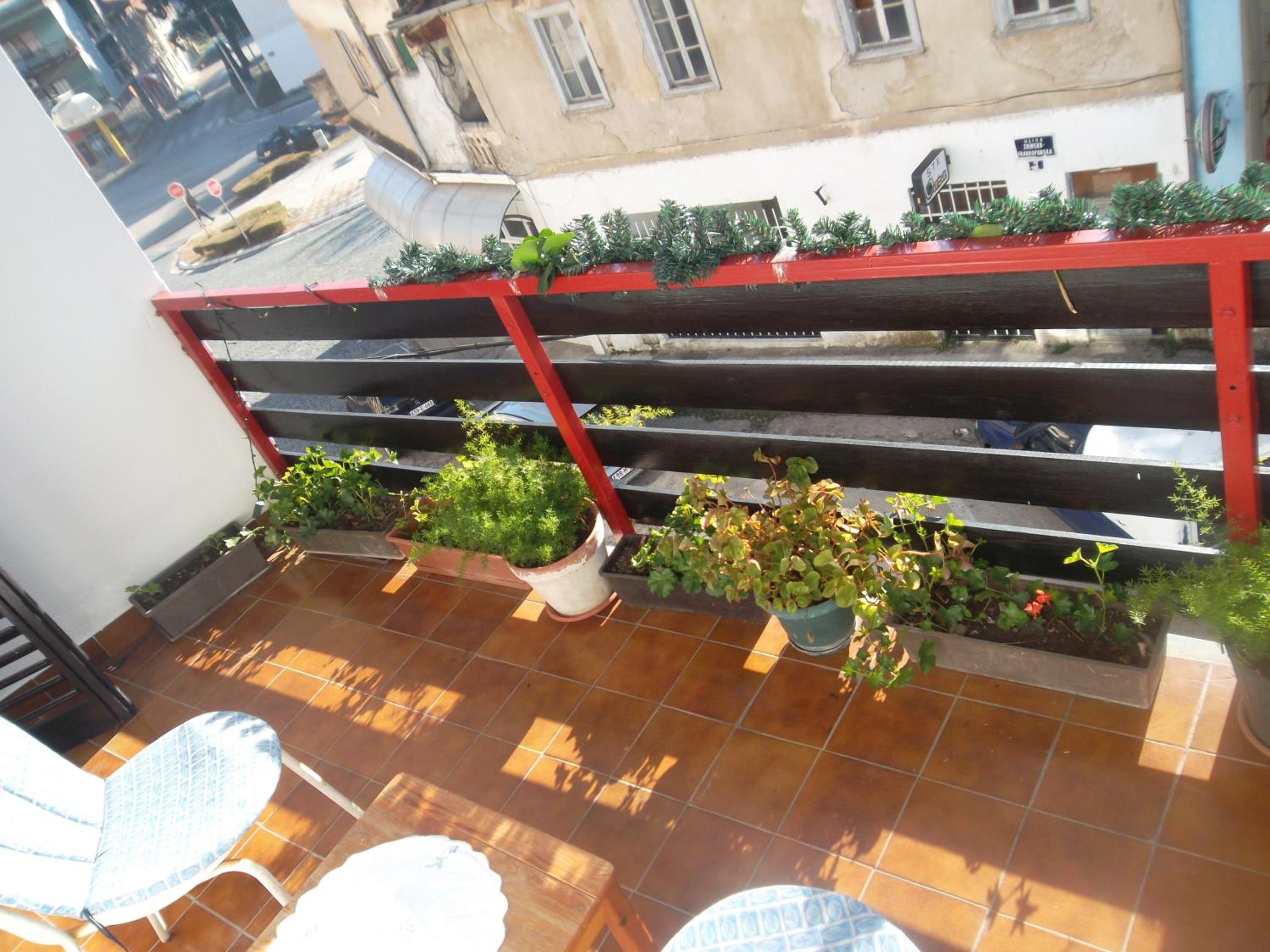 balcony
