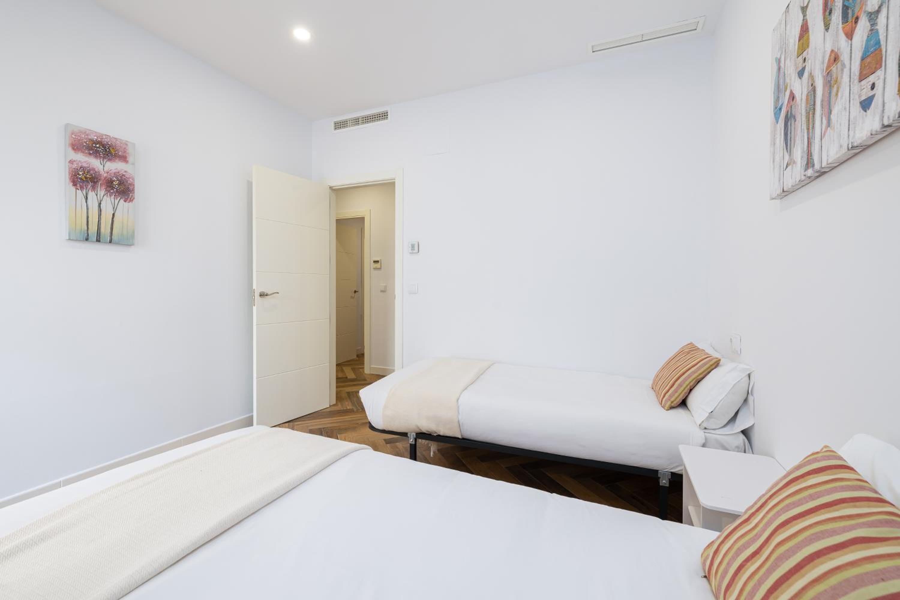 H2M Pasaje Nobleja close Train St, SmartTv, AACC