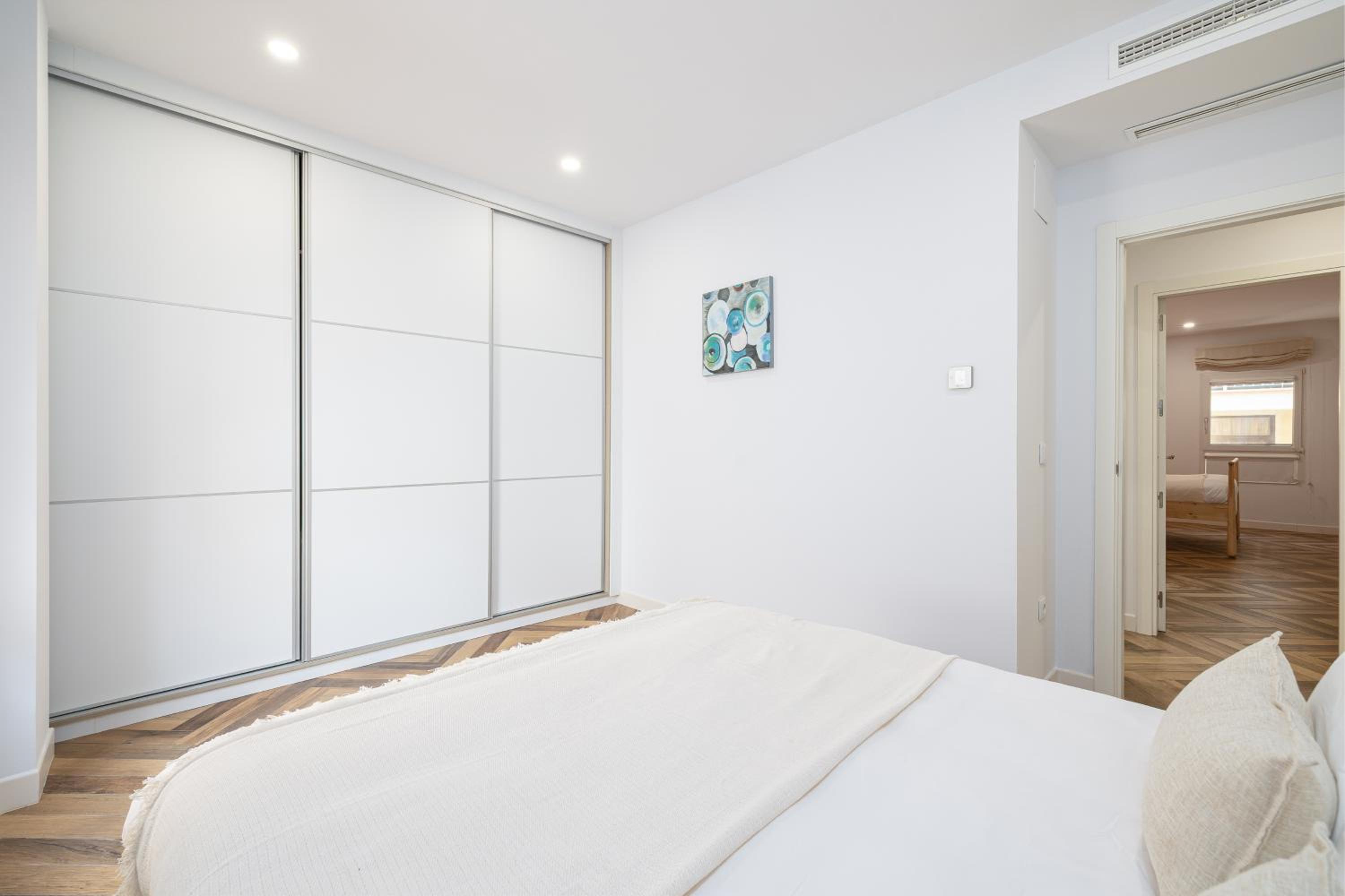 H2M Pasaje Nobleja close Train St, SmartTv, AACC