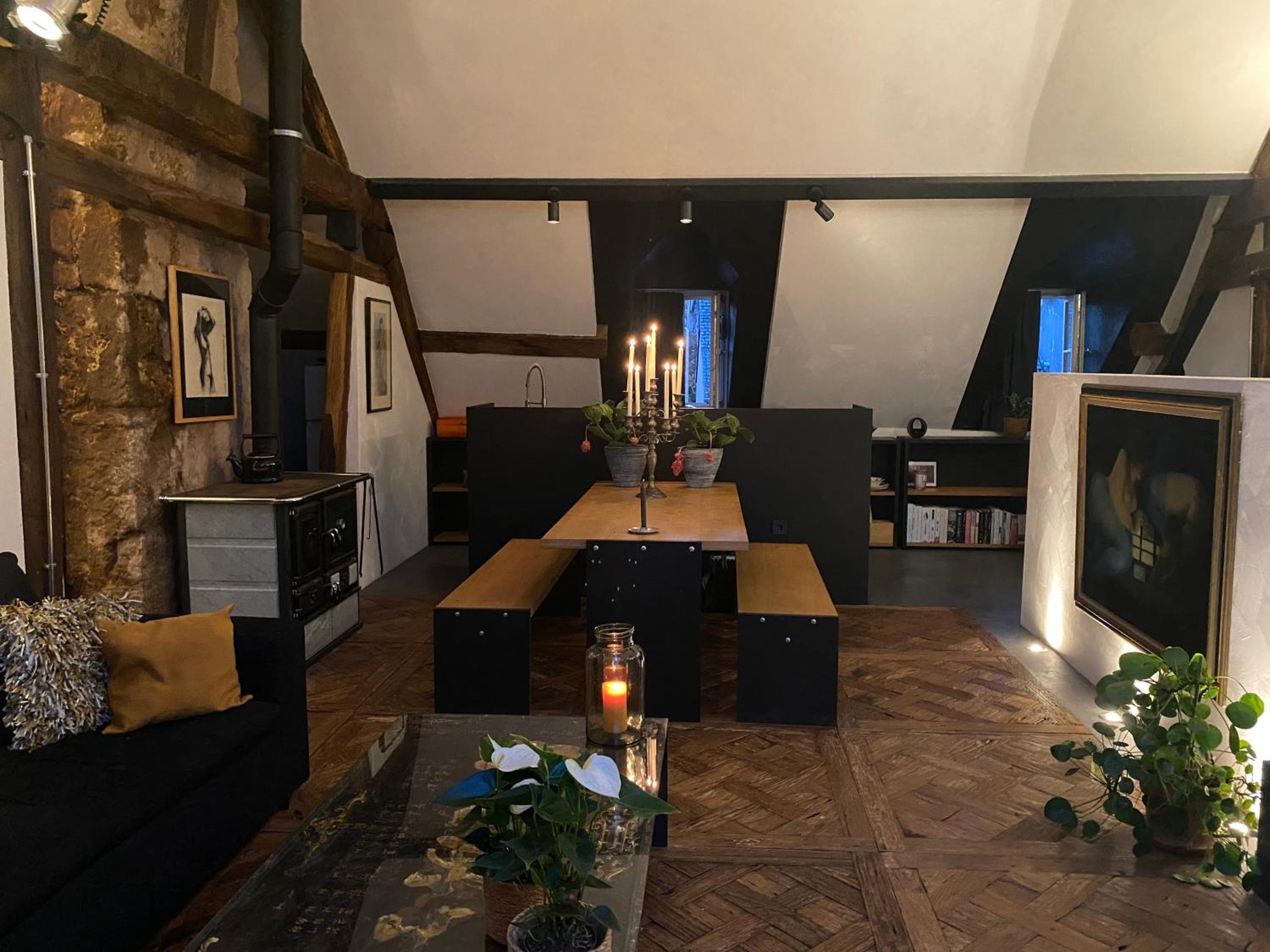 The Castle Loft - Pascal's Angels