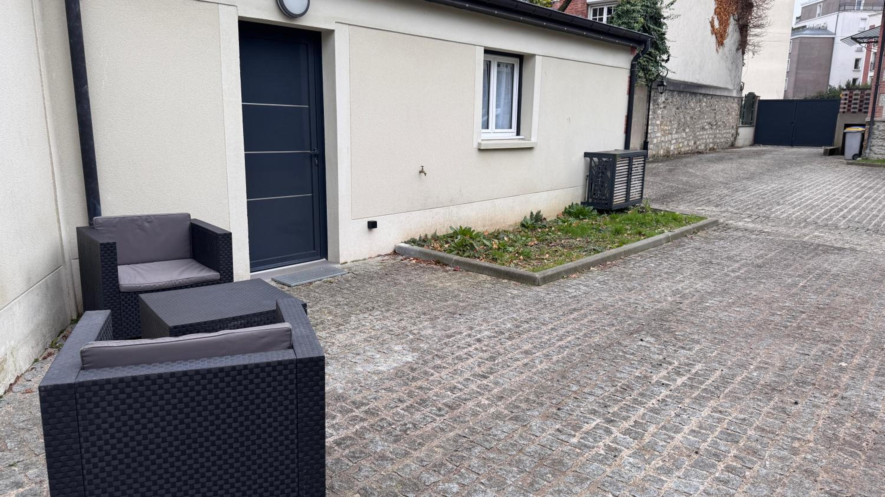 Maison Fair play, jardin, parking, billard