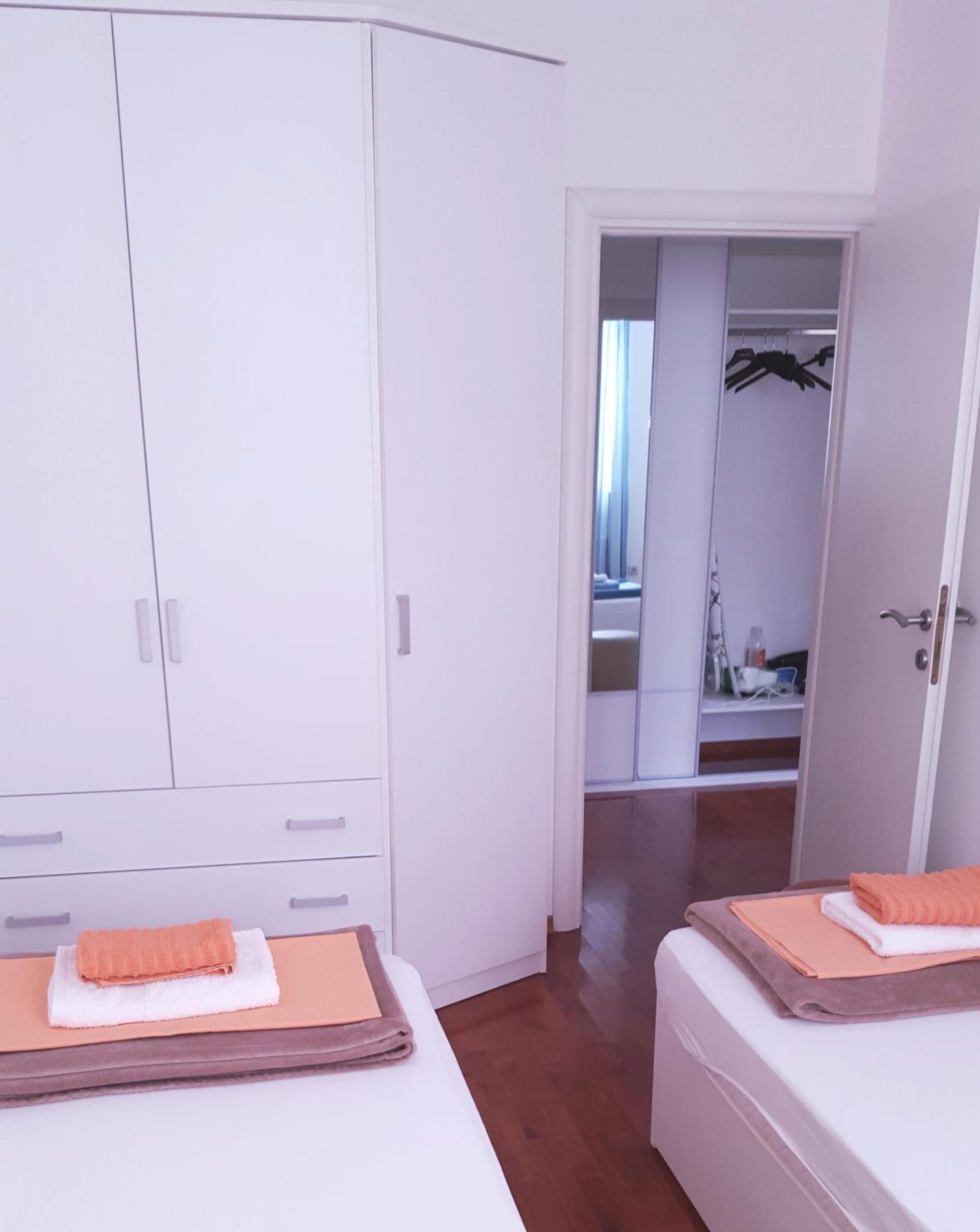 Apartments Laus