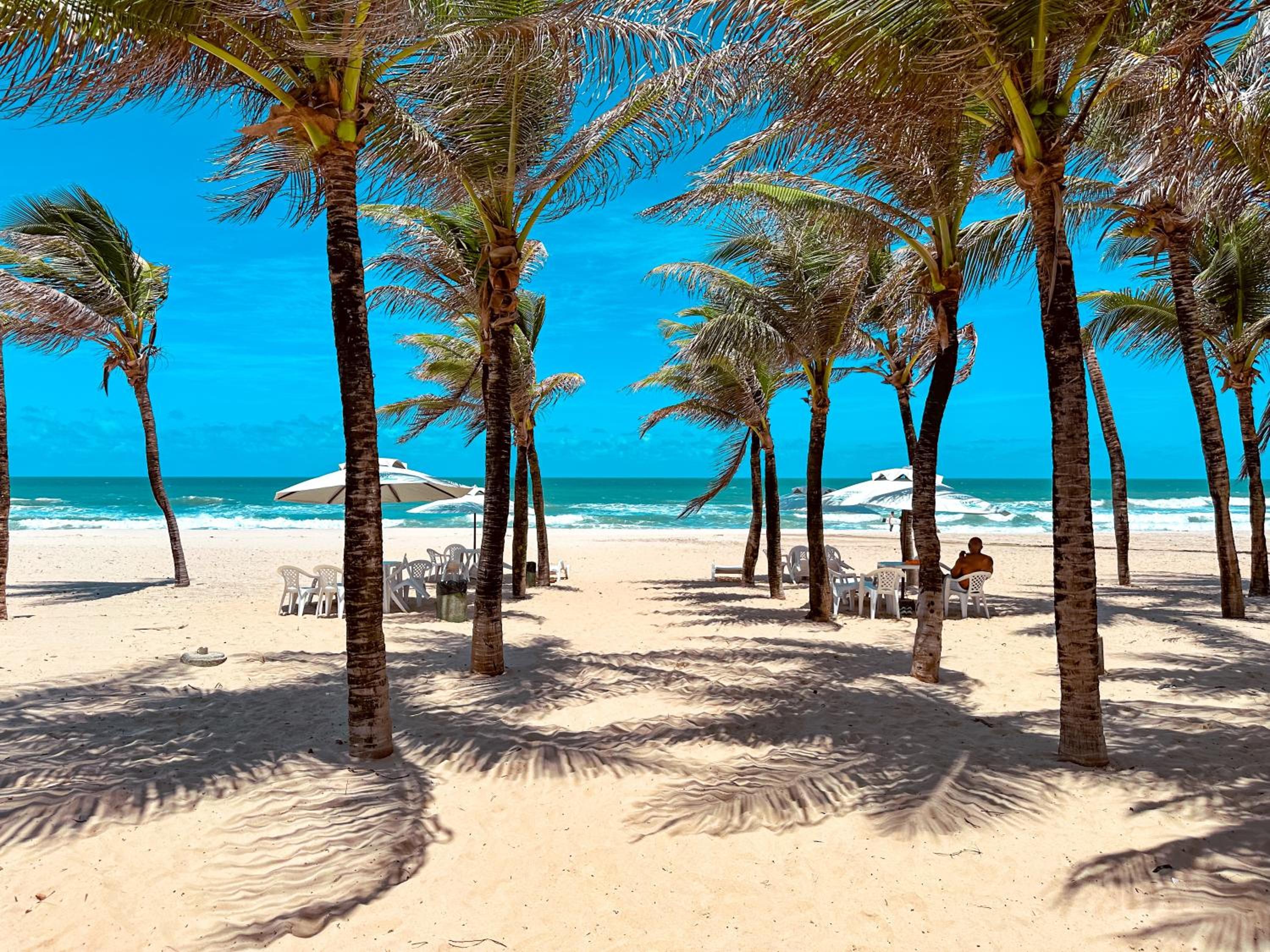 Vista Mar Deslumbrante! Apê na Areia confortável e espaçoso no Porto das Dunas, Ideal para Famílias