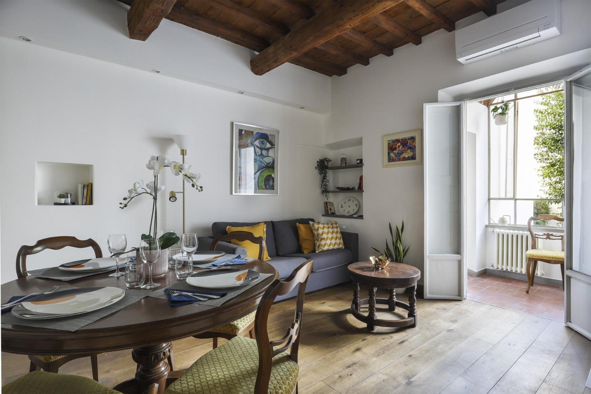 Family Apartment in Oltrarno Florence