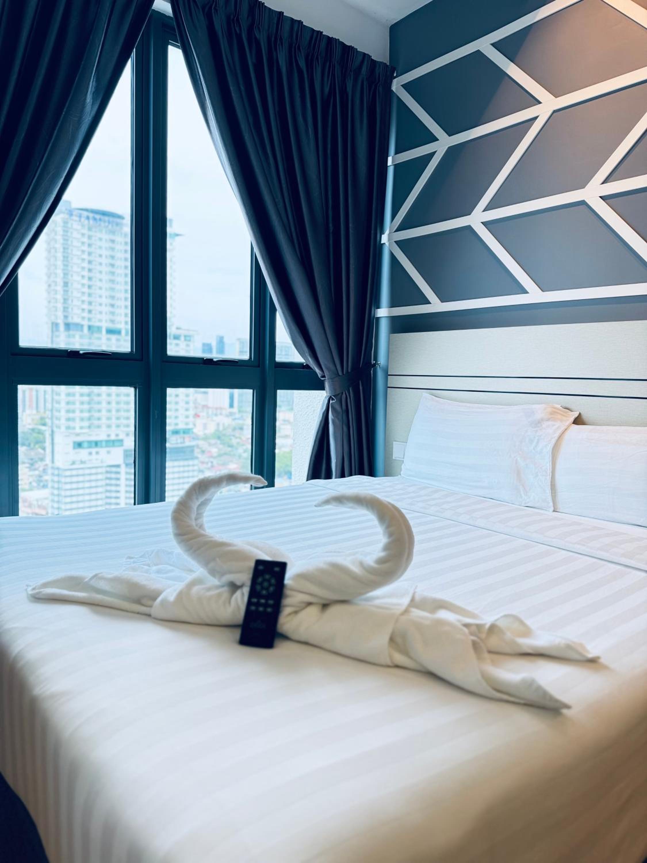 XING LUN KLCC The Colony Infinitum