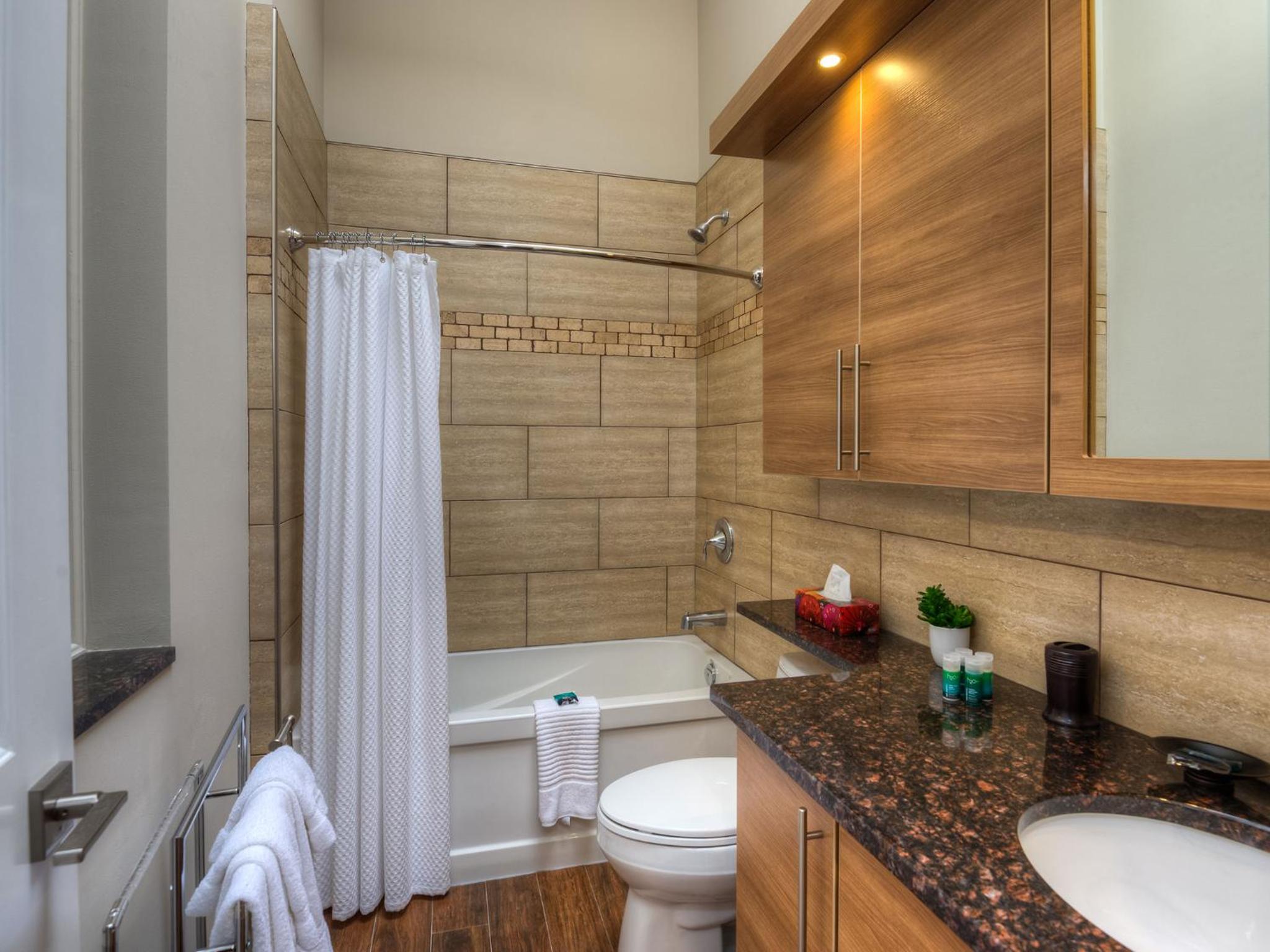 Guelph Vacations - Western Hotel Executive Suites - Property Image 13
