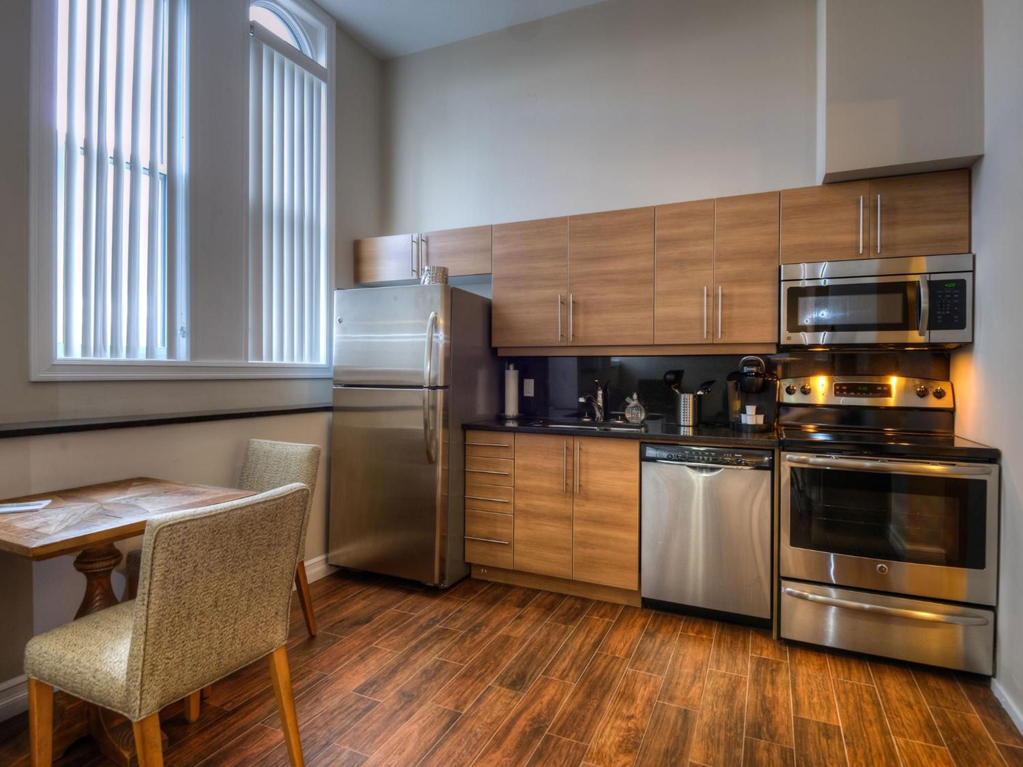 Guelph Vacations - Western Hotel Executive Suites - Property Image 16