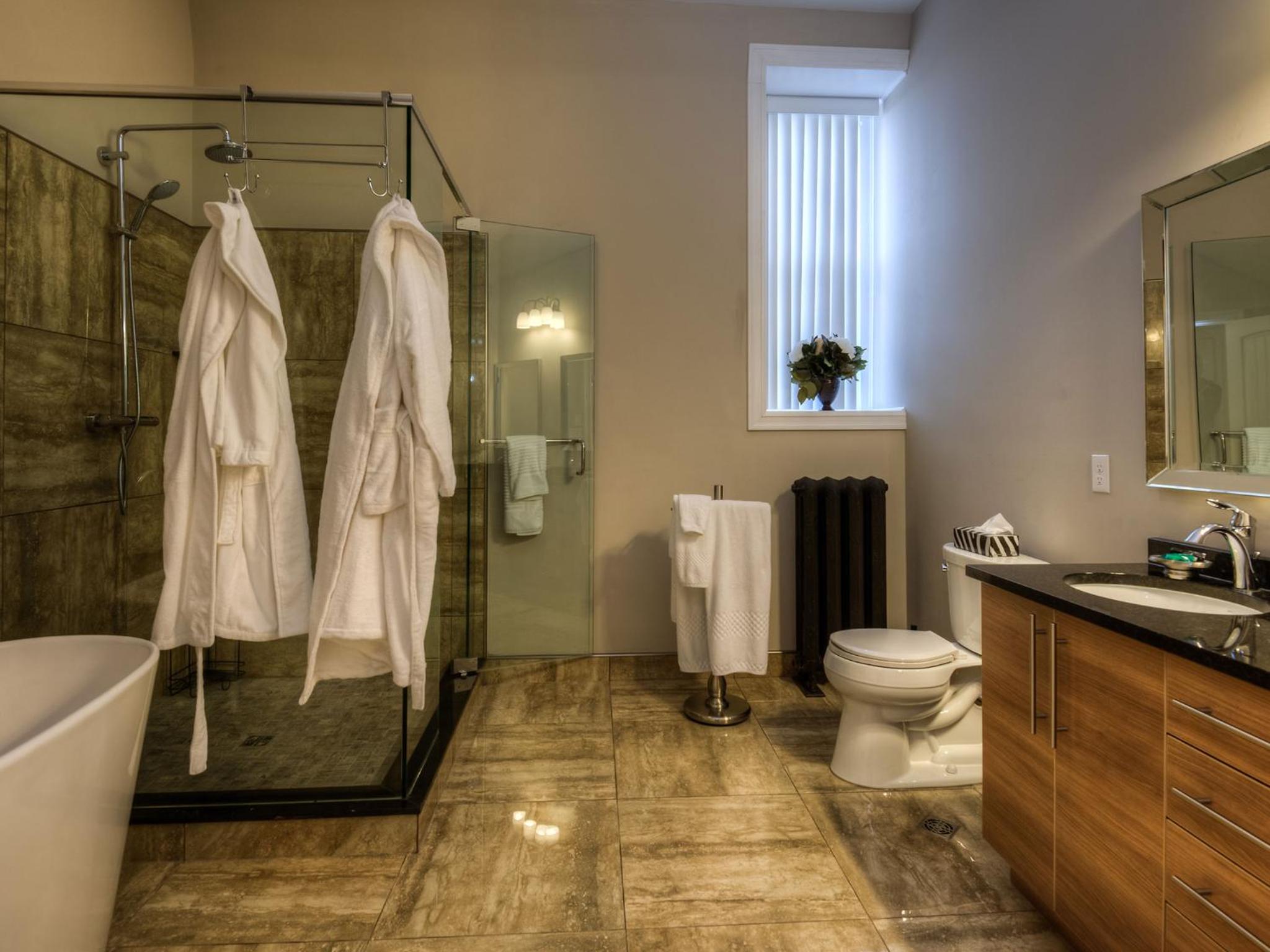 Guelph Vacations - Western Hotel Executive Suites - Property Image 18