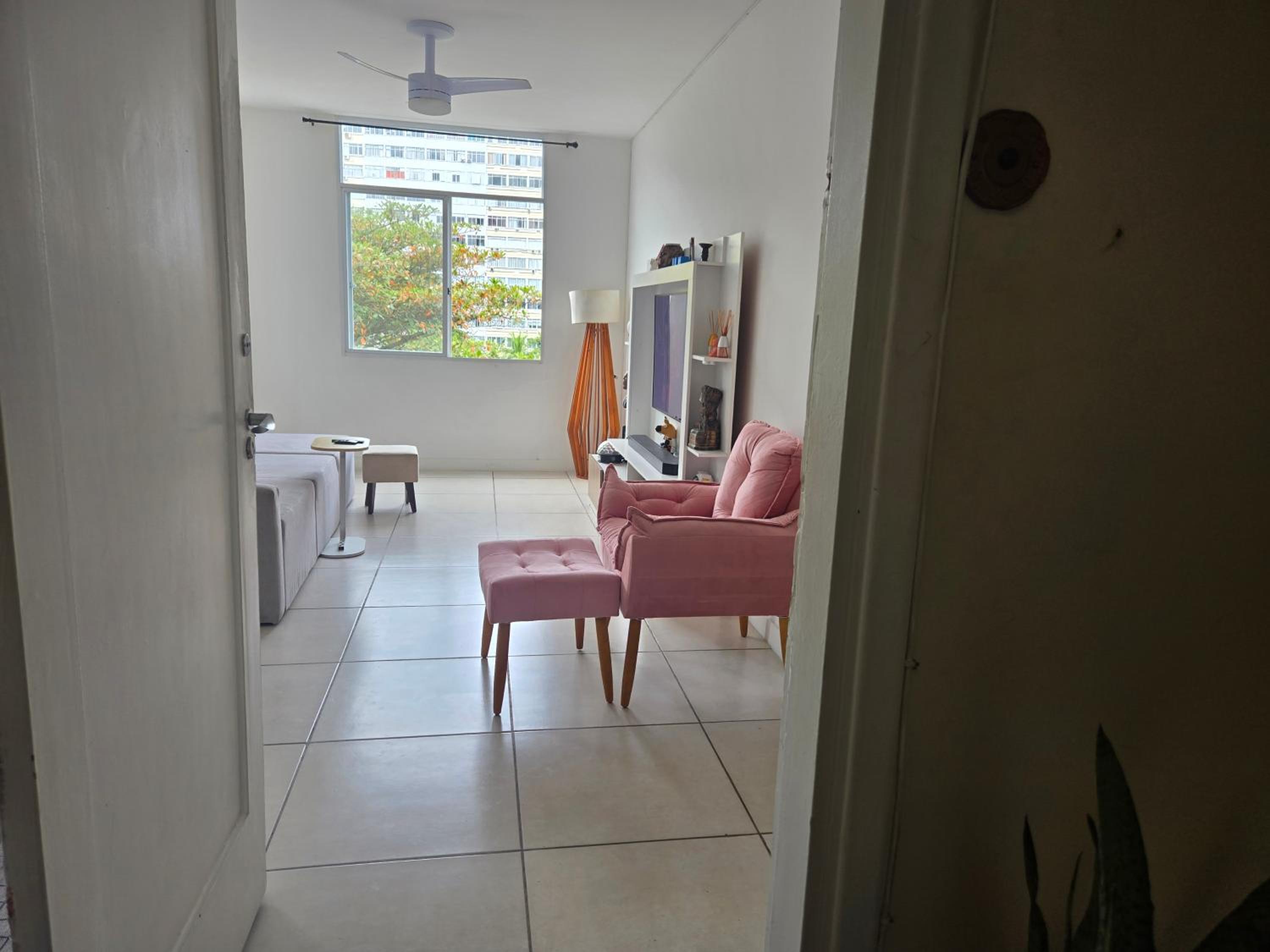 Apartamento espaçoso com vista mar Copacabana