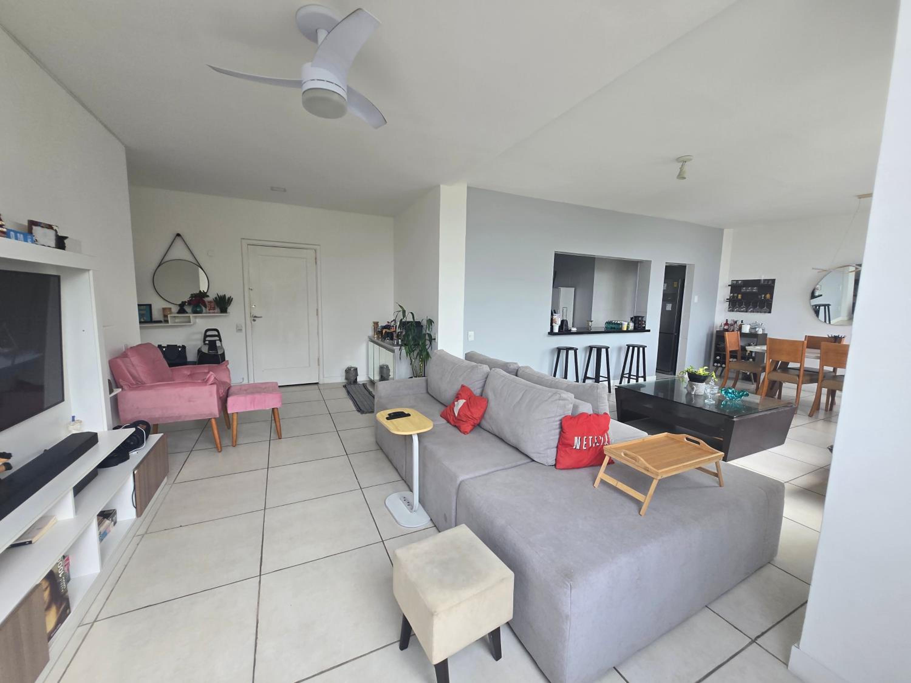 Apartamento espaçoso com vista mar Copacabana