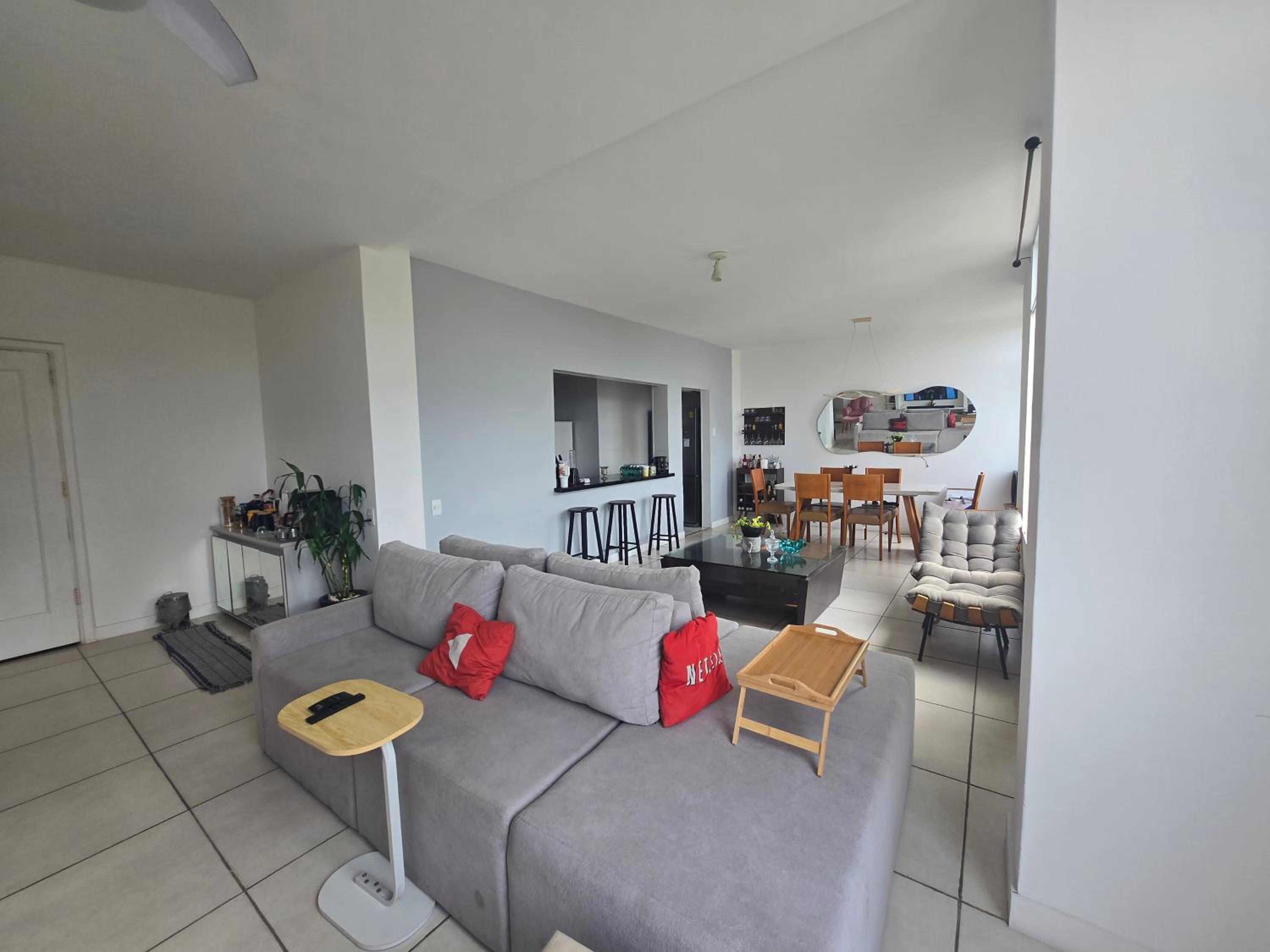 Apartamento espaçoso com vista mar Copacabana