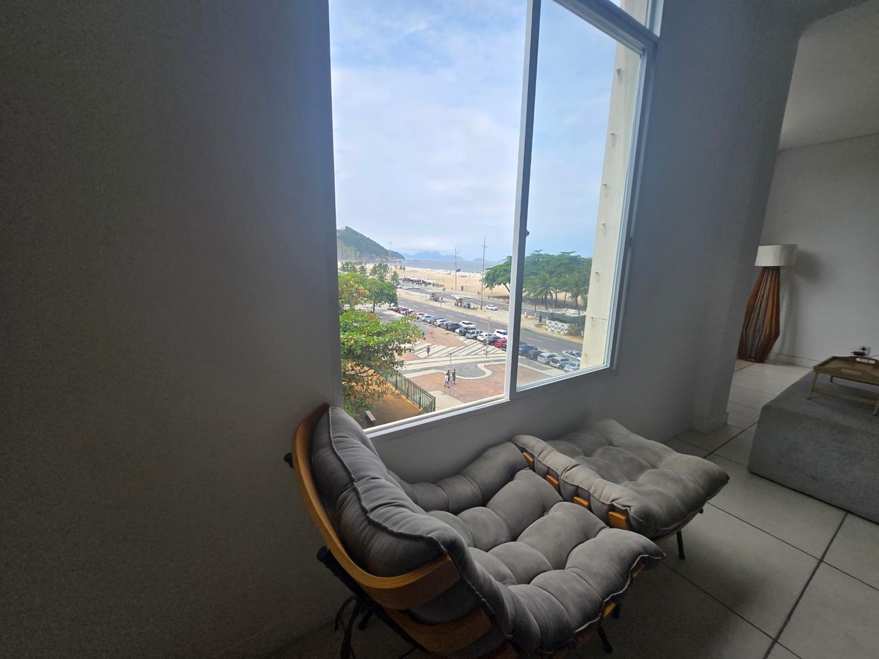 Apartamento espaçoso com vista mar Copacabana