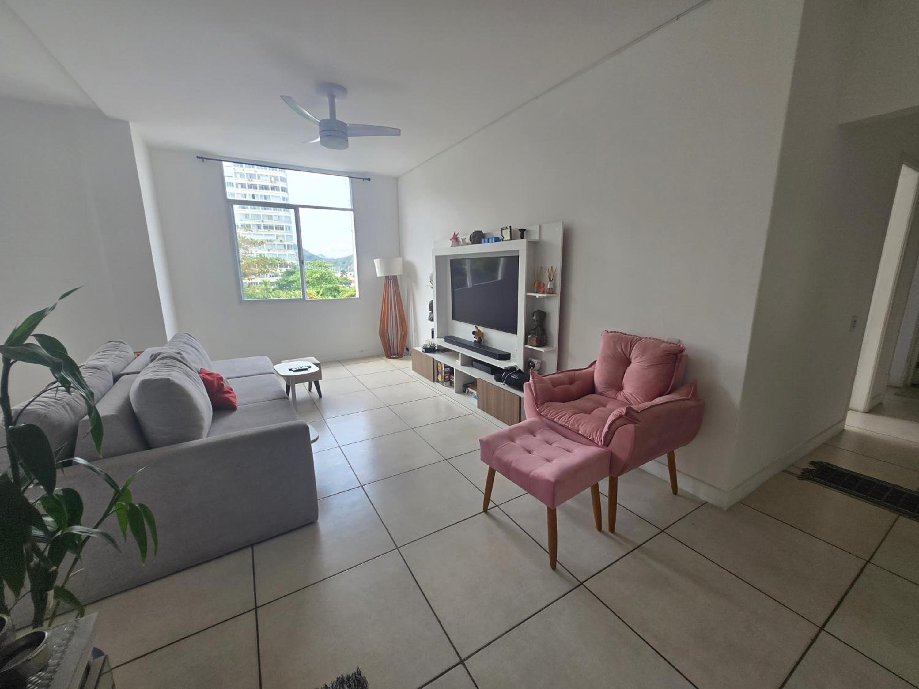 Apartamento espaçoso com vista mar Copacabana