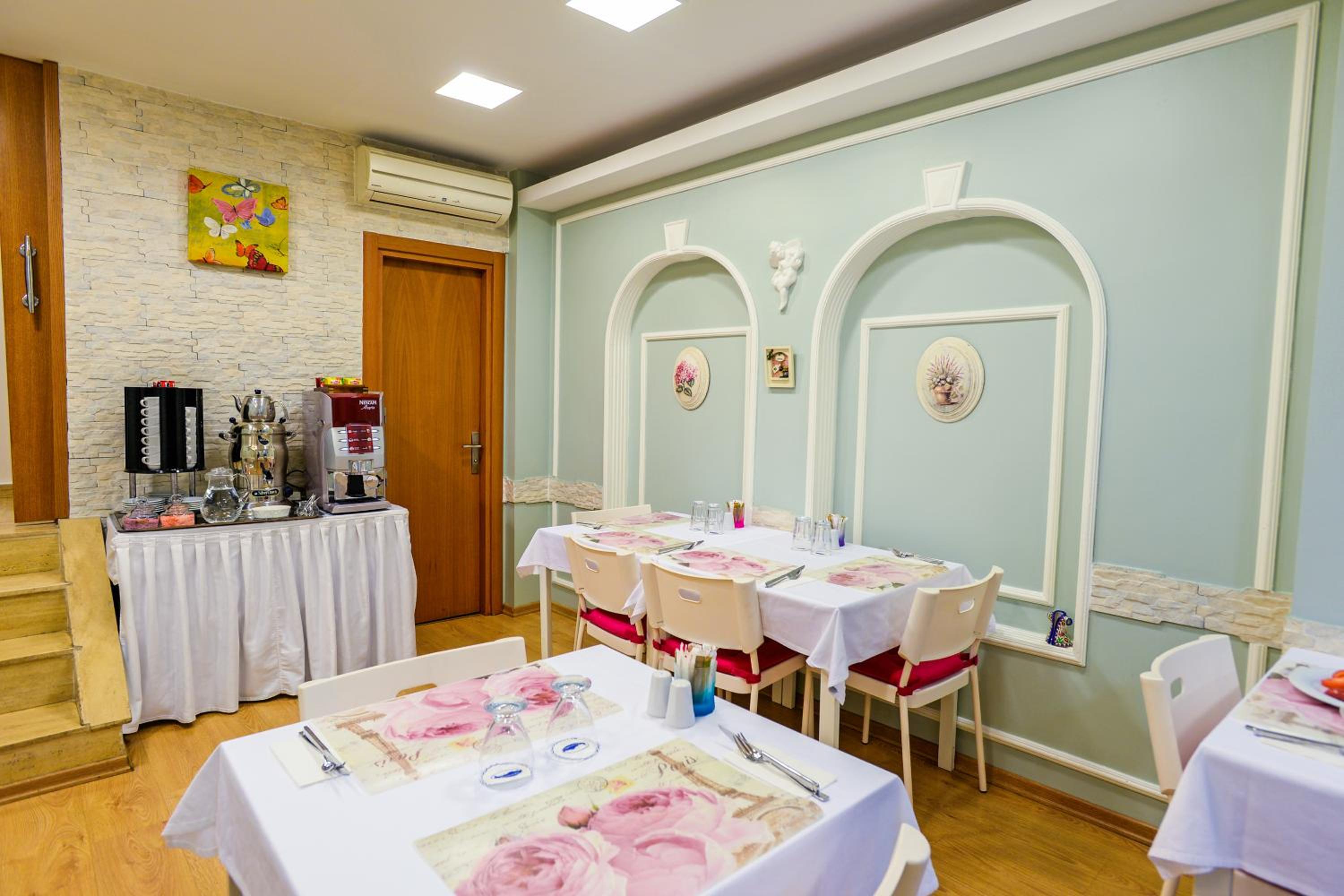 Retropera - Image 17