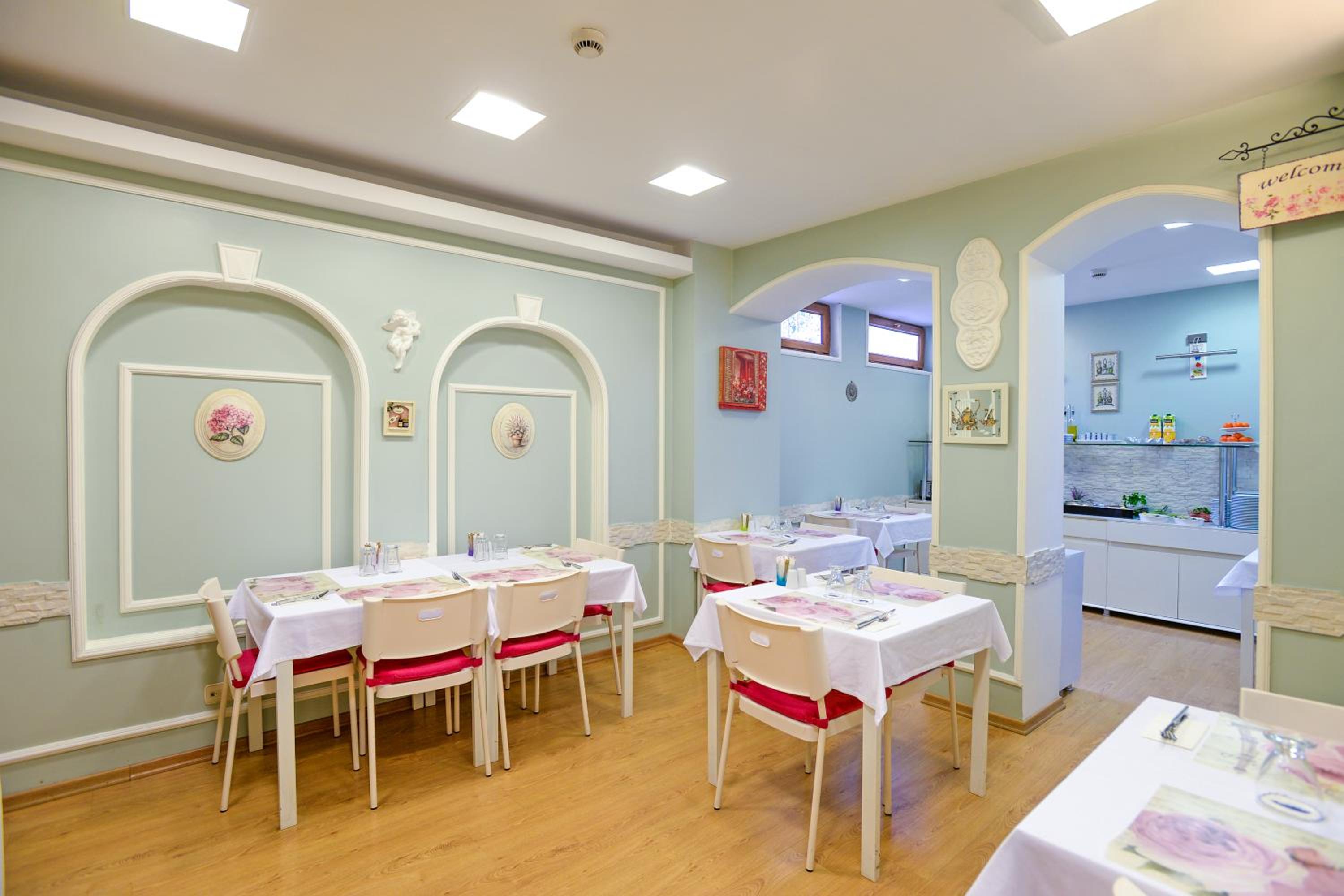 Retropera - Image 15