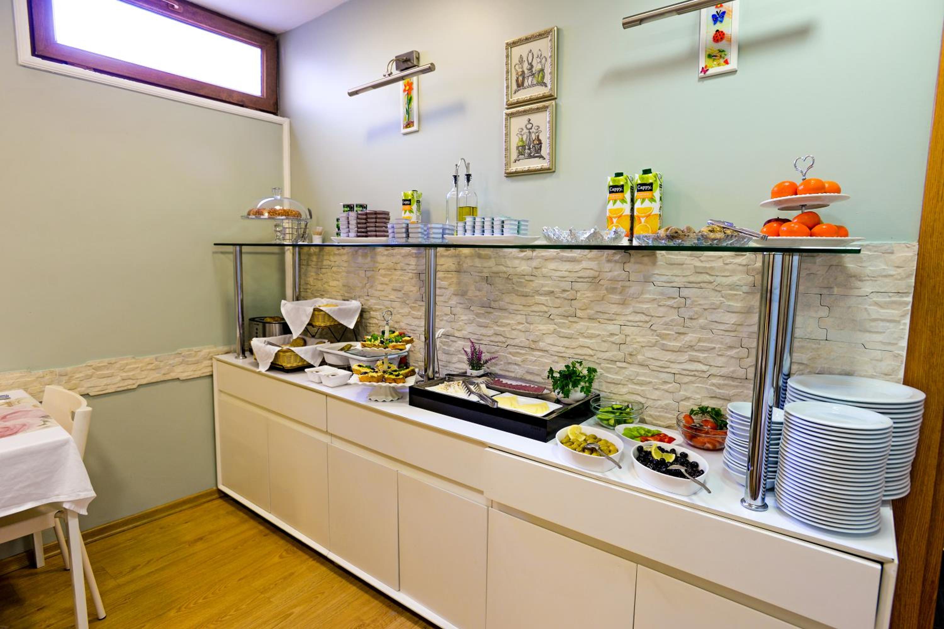 Retropera - Image 16