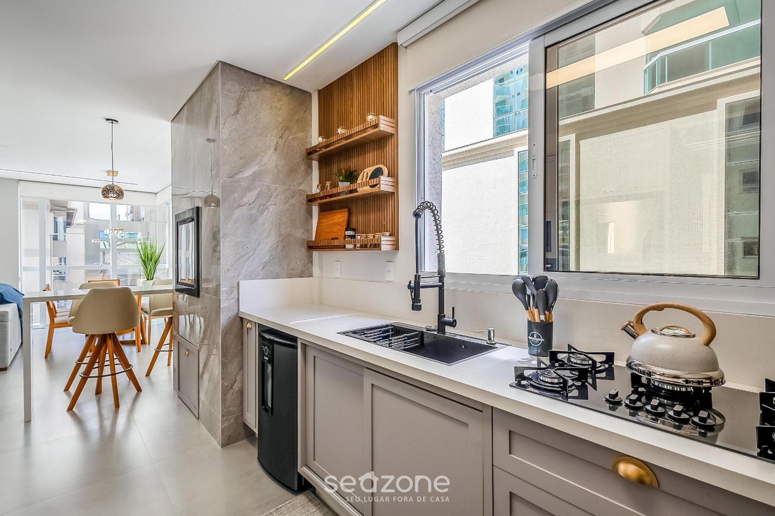 Modern 3BR apt near the beach EMA0201
