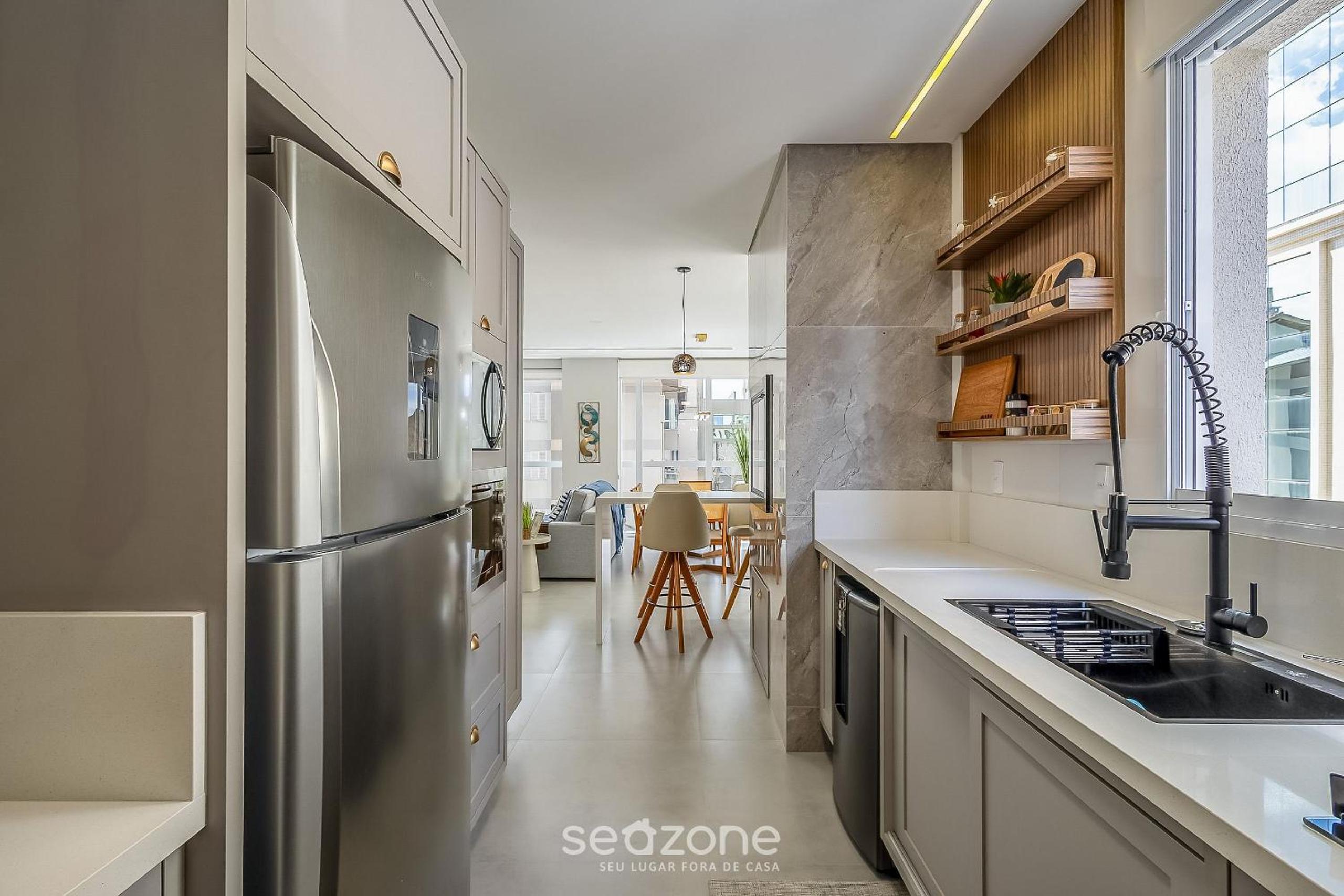 Modern 3BR apt near the beach EMA0201