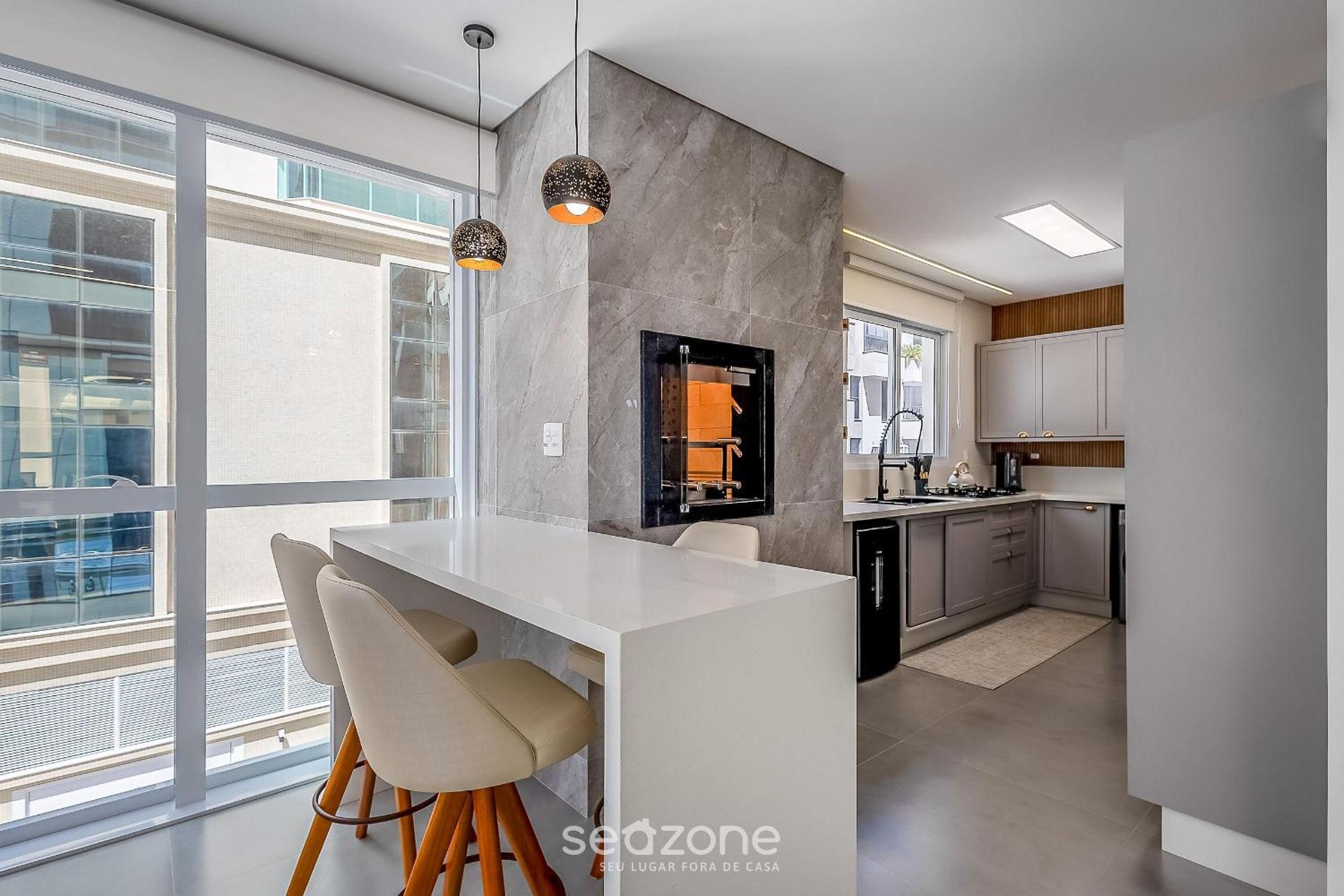 Modern 3BR apt near the beach EMA0201