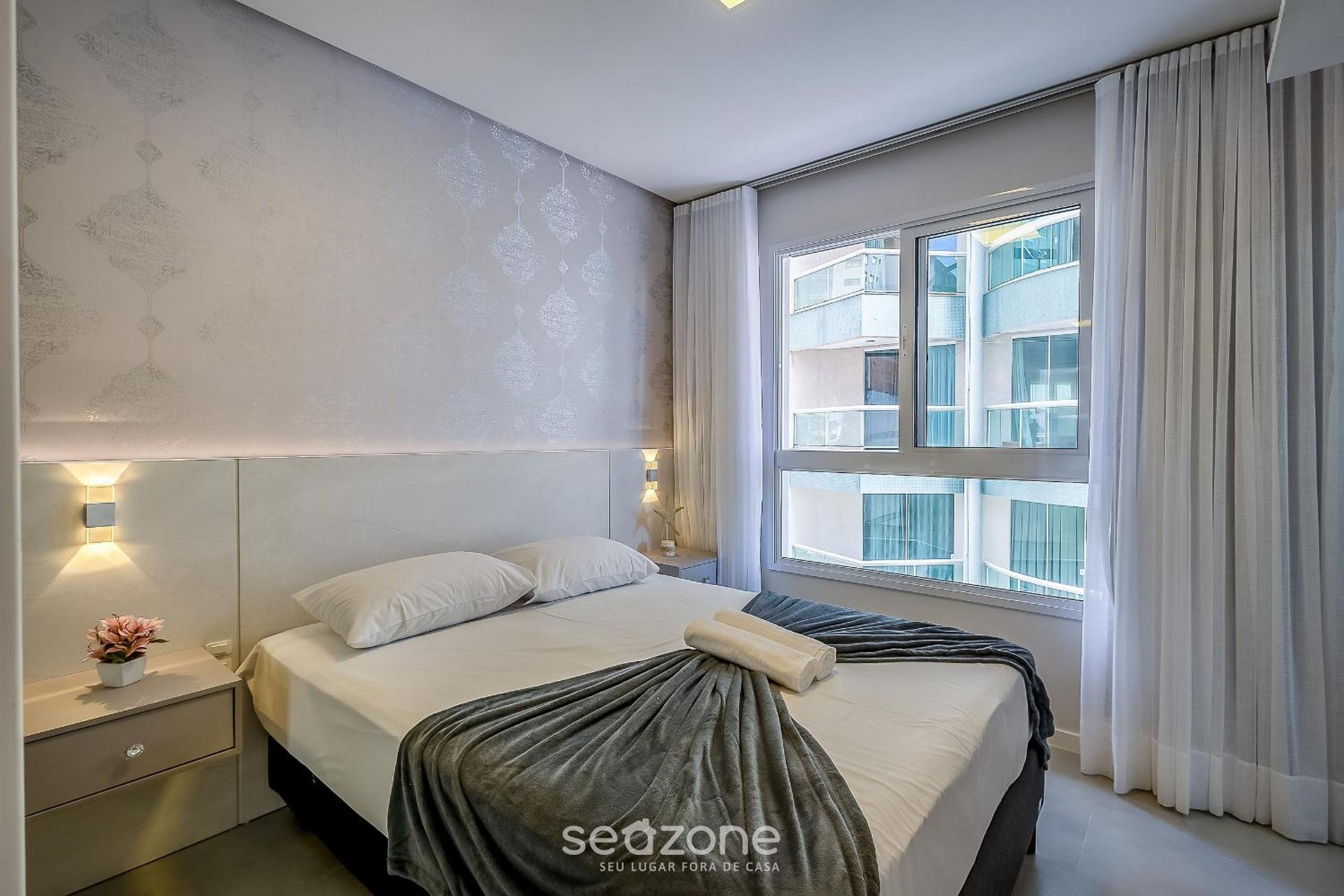 Modern 3BR apt near the beach EMA0201