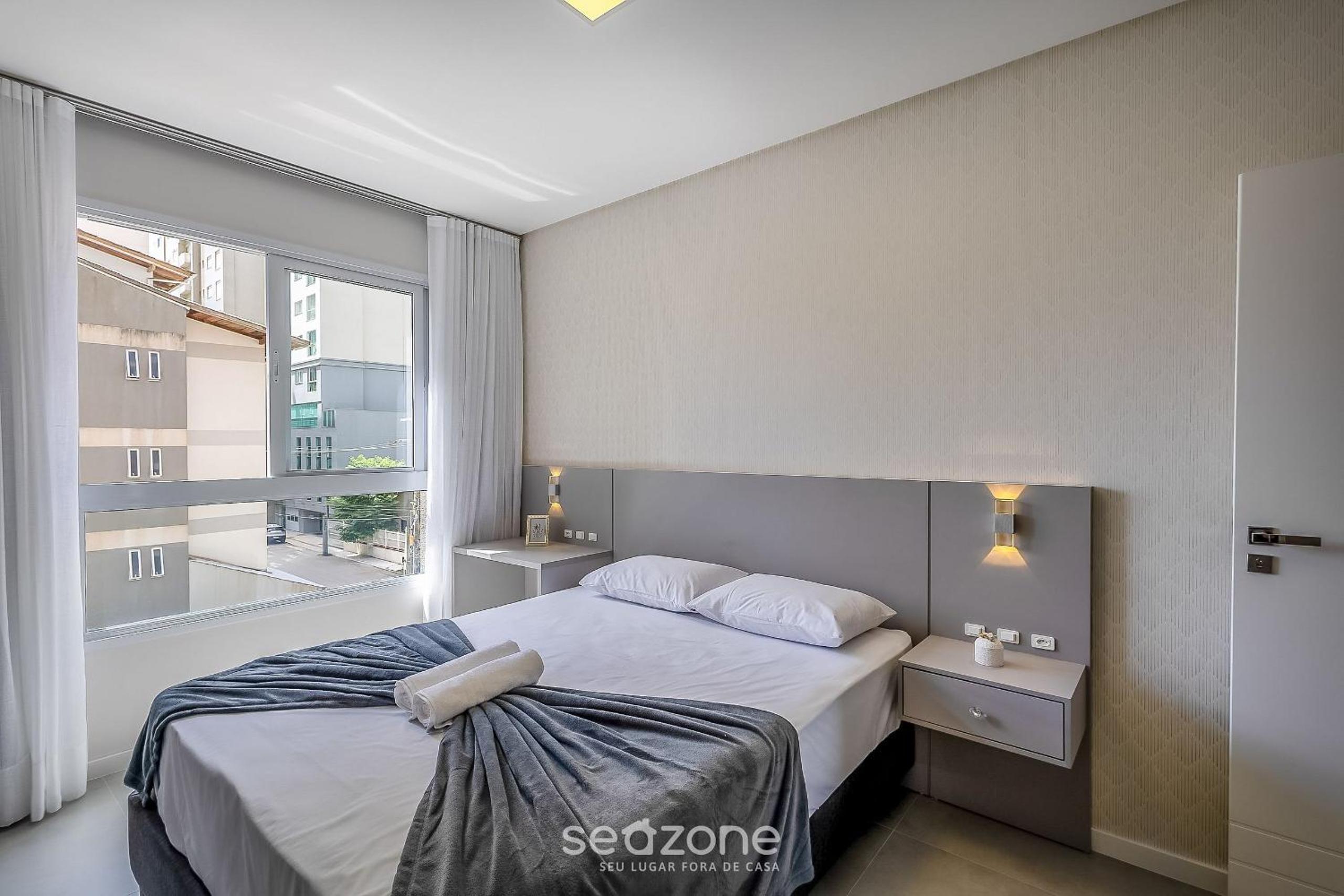 Modern 3BR apt near the beach EMA0201