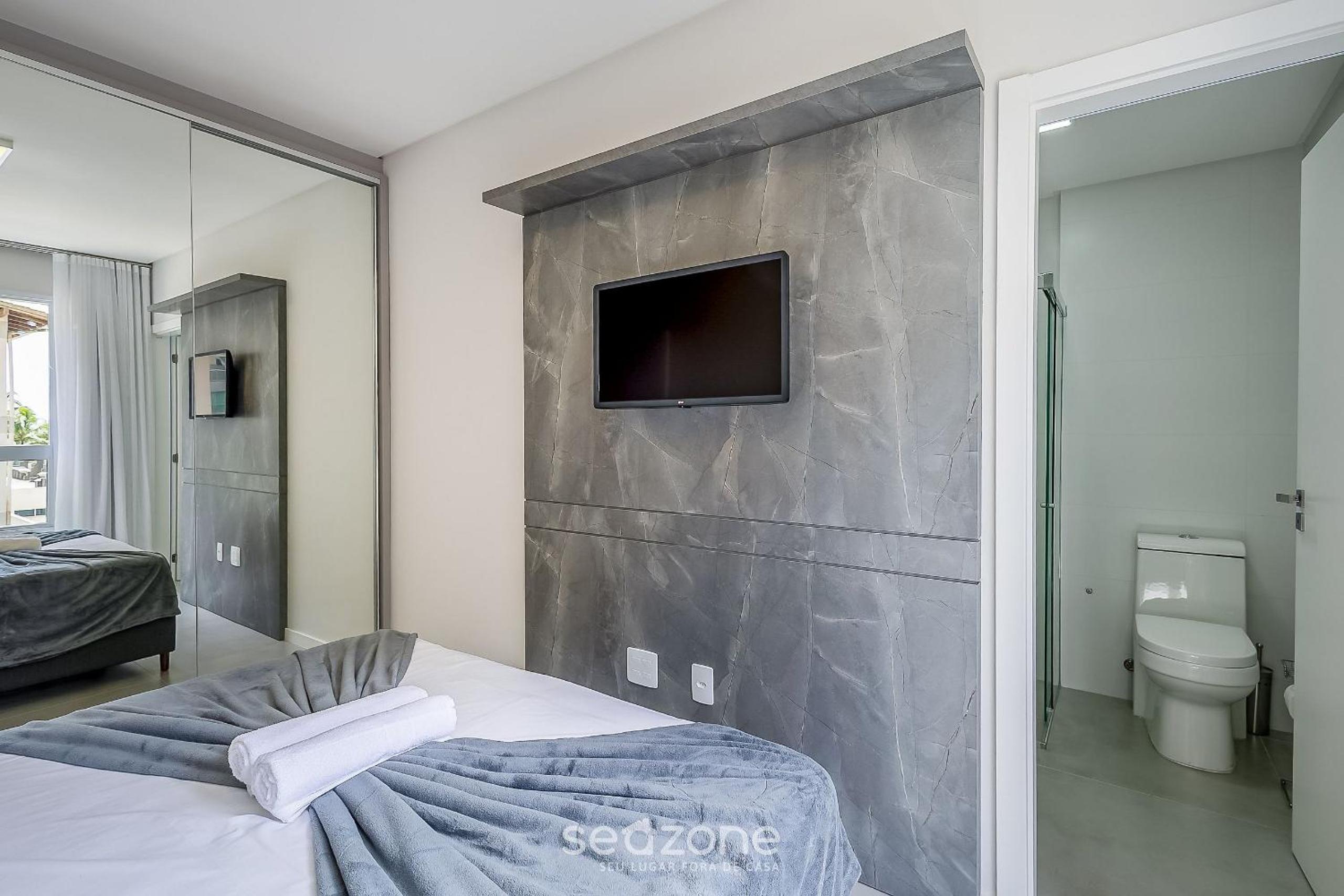 Modern 3BR apt near the beach EMA0201