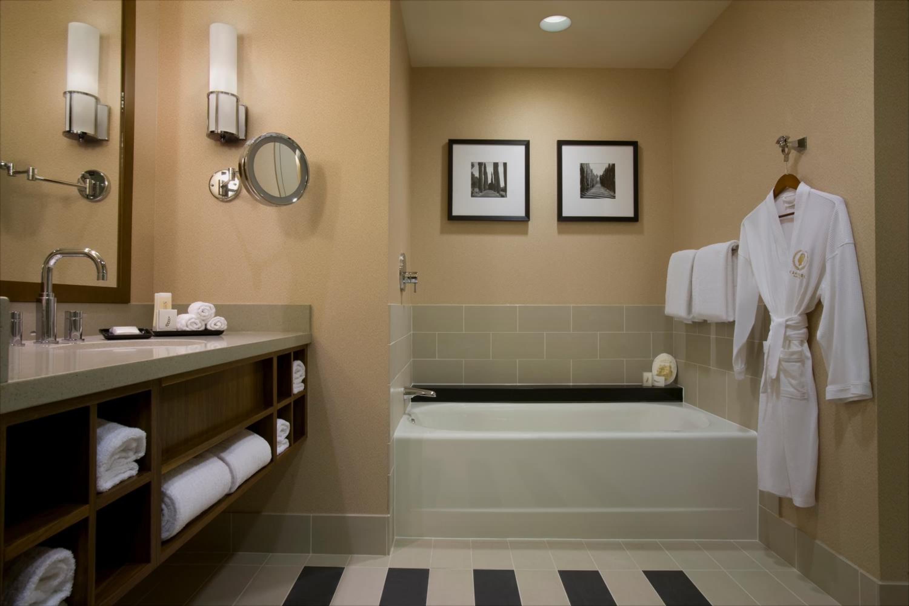 Windsor Vacations - Caesars Windsor Hotel and Casino - Property Image 10