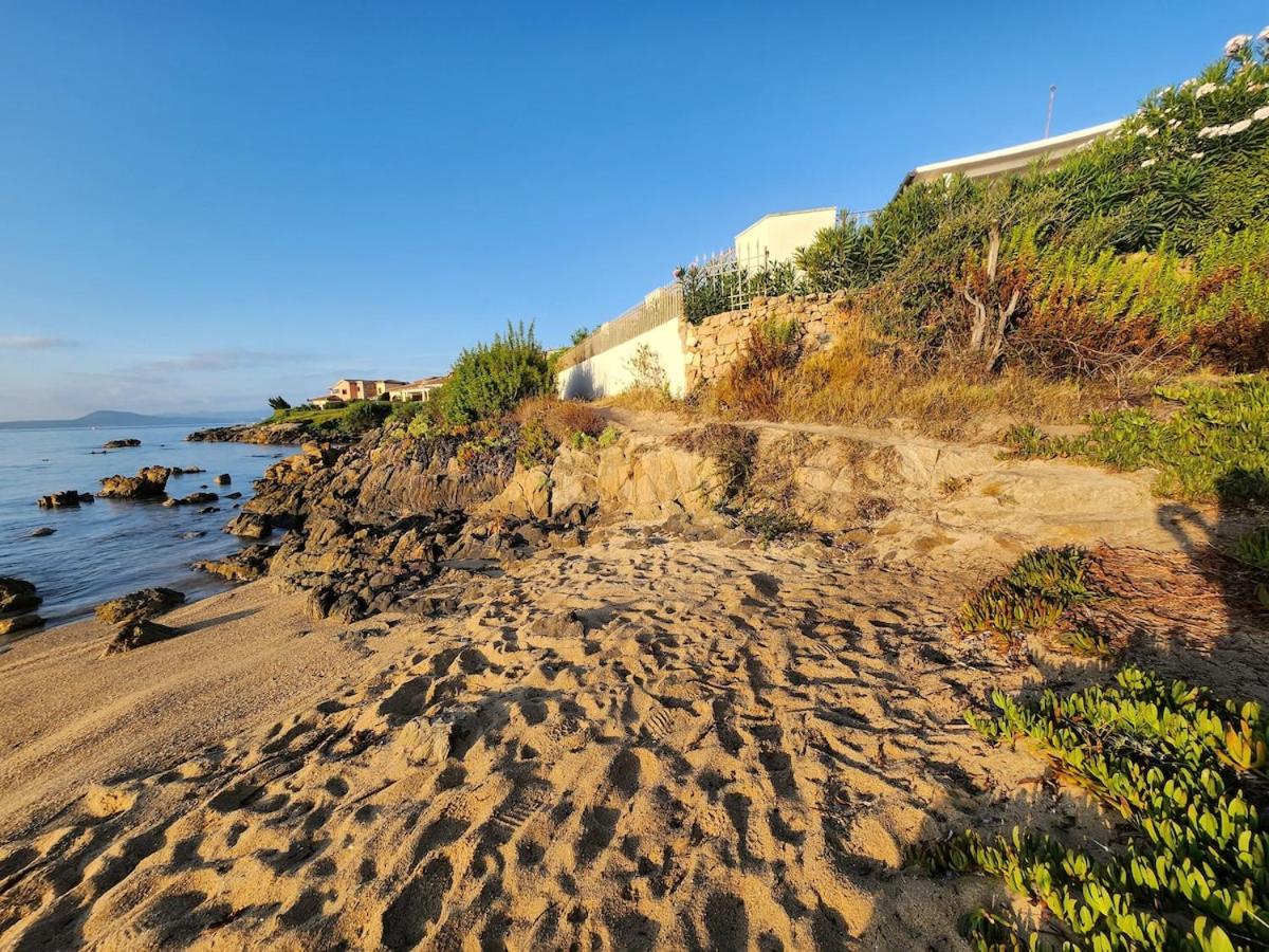 Swimming pool & Beach access Residence