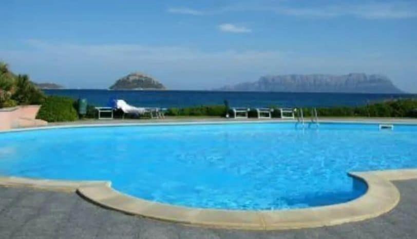 Swimming pool & Beach access Residence
