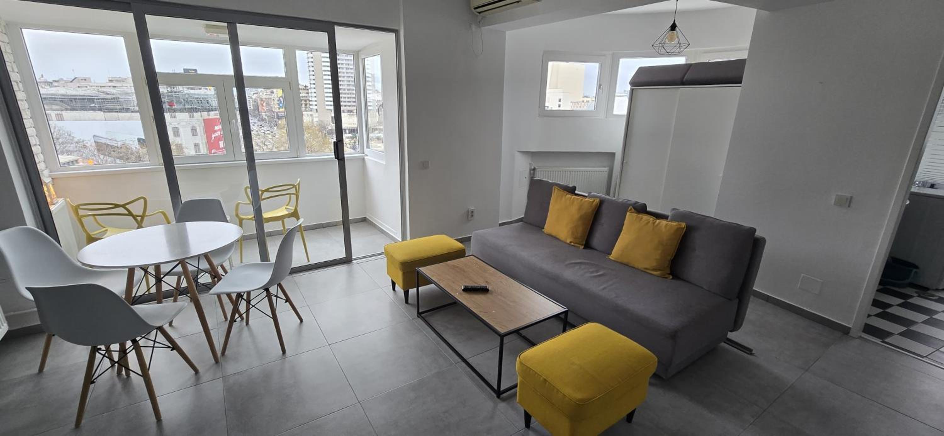 Old Town Sky View - Pumo Properties